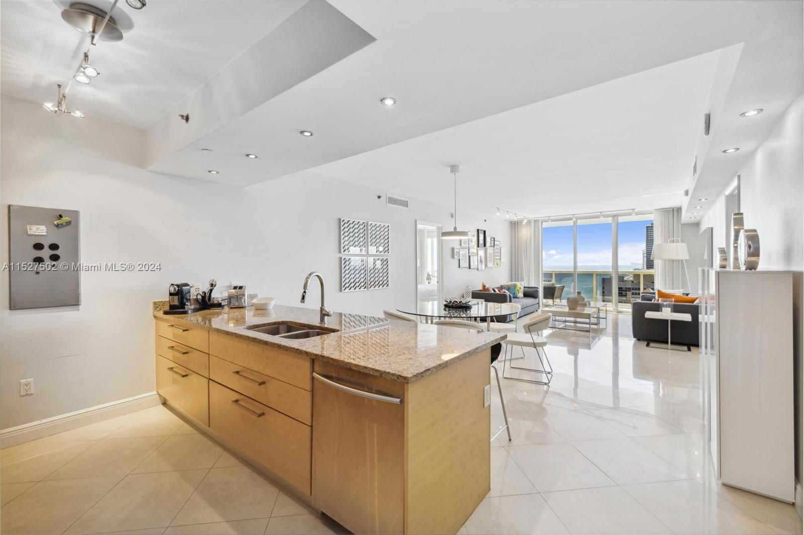 1830 S Ocean Dr 2703, Hallandale Beach, Florida 33009, 2 Bedrooms Bedrooms, ,3 BathroomsBathrooms,Residentiallease,For Rent,1830 S Ocean Dr 2703,A11527502