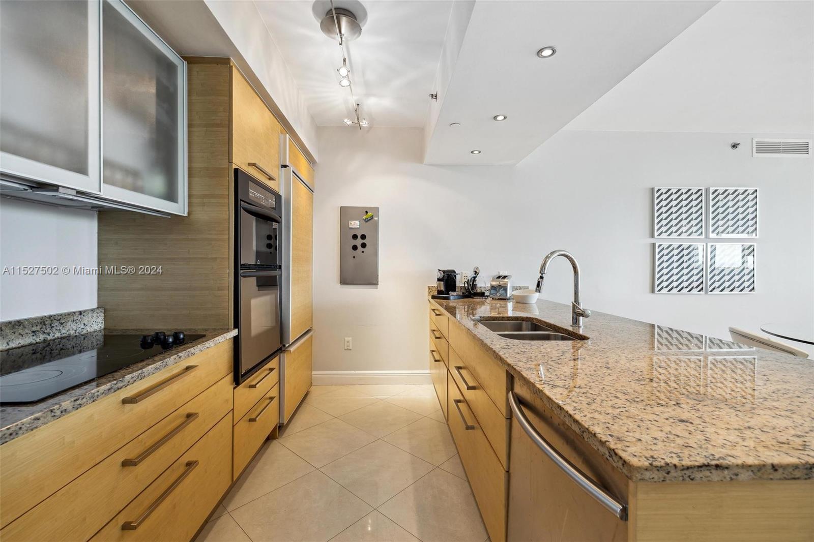 1830 S Ocean Dr 2703, Hallandale Beach, Florida 33009, 2 Bedrooms Bedrooms, ,3 BathroomsBathrooms,Residentiallease,For Rent,1830 S Ocean Dr 2703,A11527502