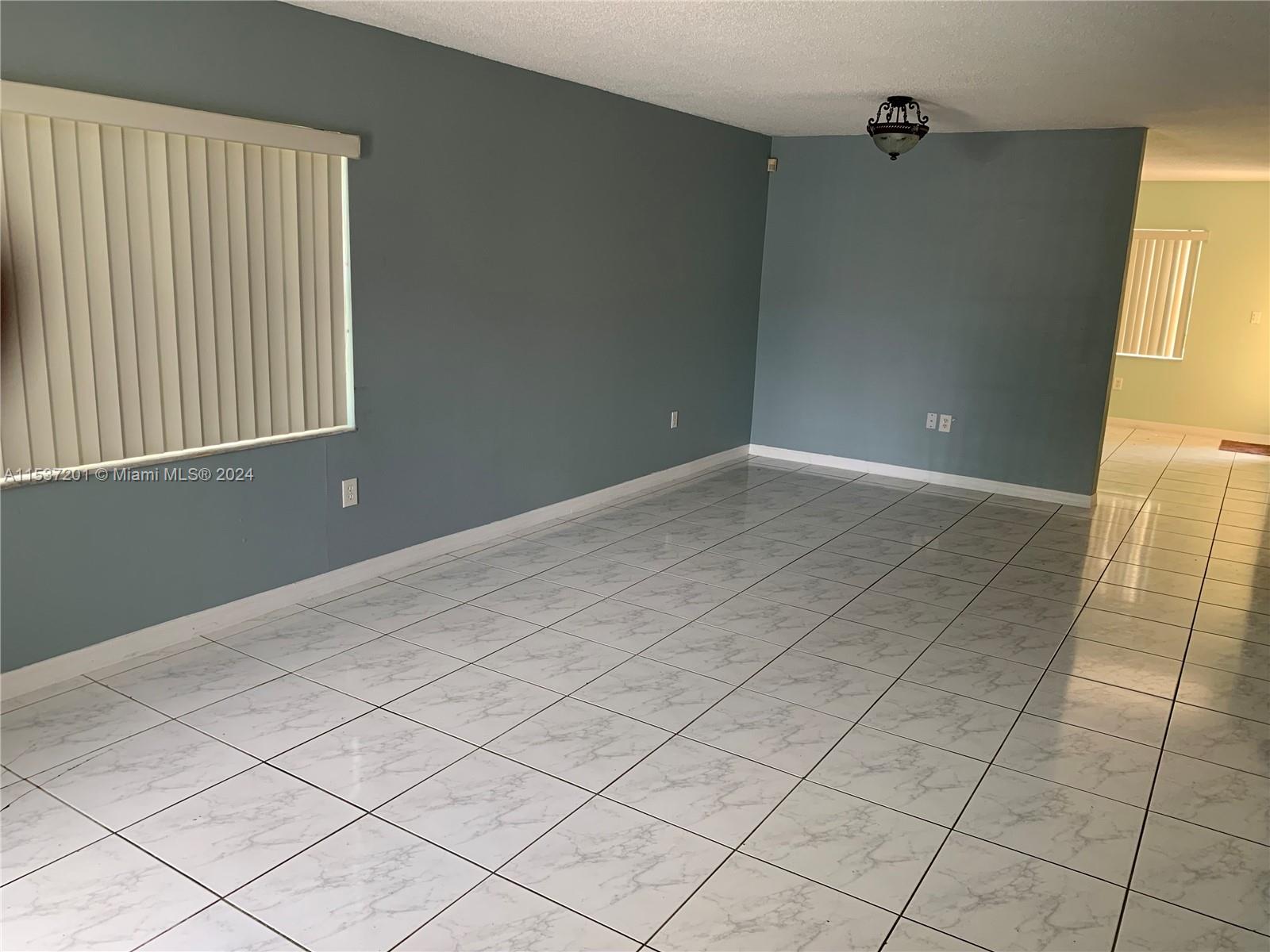 6856 SW 158 PL, Miami, Florida 33193, 3 Bedrooms Bedrooms, ,2 BathroomsBathrooms,Residential,For Sale,6856 SW 158 PL,A11537201