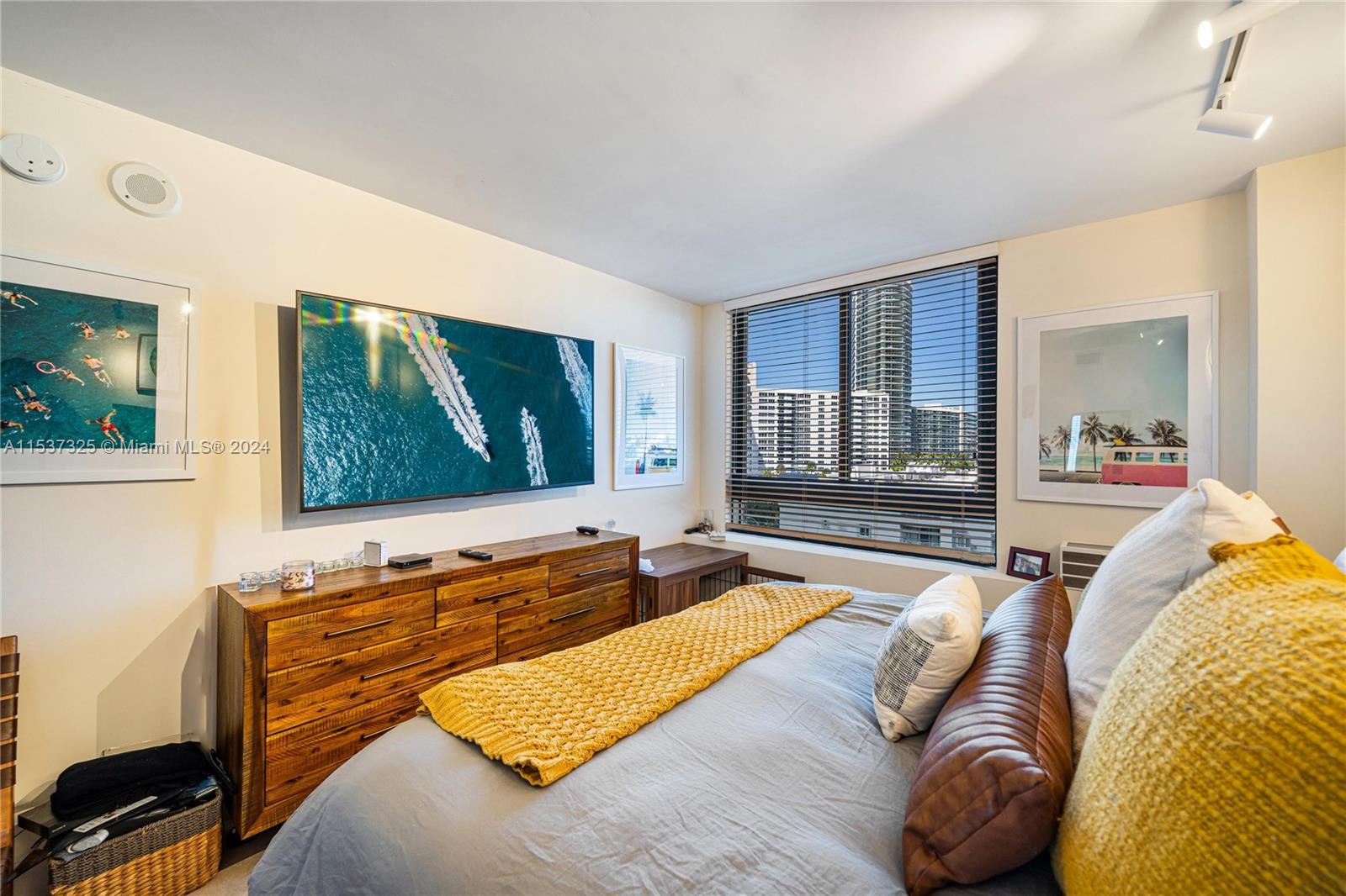 1330 West Ave 611, Miami Beach, Florida 33139, 2 Bedrooms Bedrooms, ,2 BathroomsBathrooms,Residential,For Sale,1330 West Ave 611,A11537325