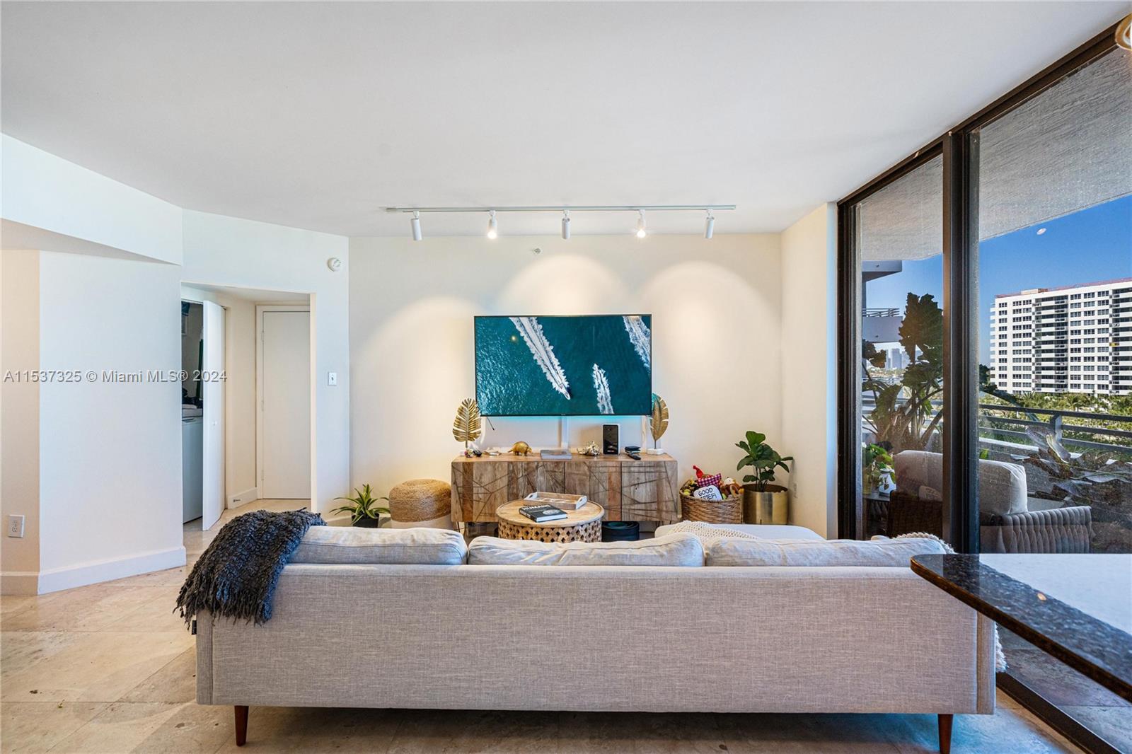 1330 West Ave 611, Miami Beach, Florida 33139, 2 Bedrooms Bedrooms, ,2 BathroomsBathrooms,Residential,For Sale,1330 West Ave 611,A11537325