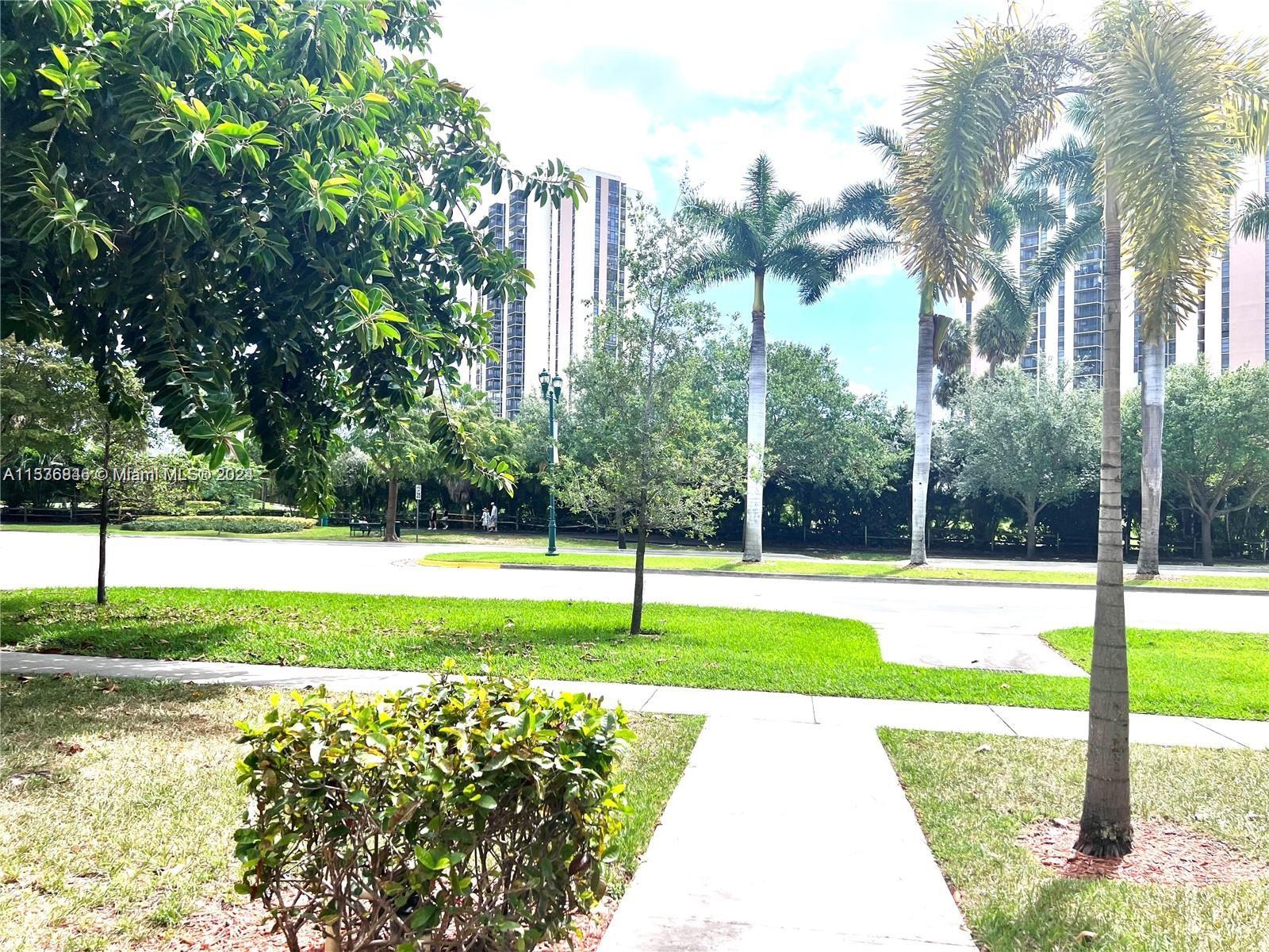 20200 W Country Club Dr 112, Aventura, Florida 33180, 3 Bedrooms Bedrooms, ,2 BathroomsBathrooms,Residential,For Sale,20200 W Country Club Dr 112,A11536846