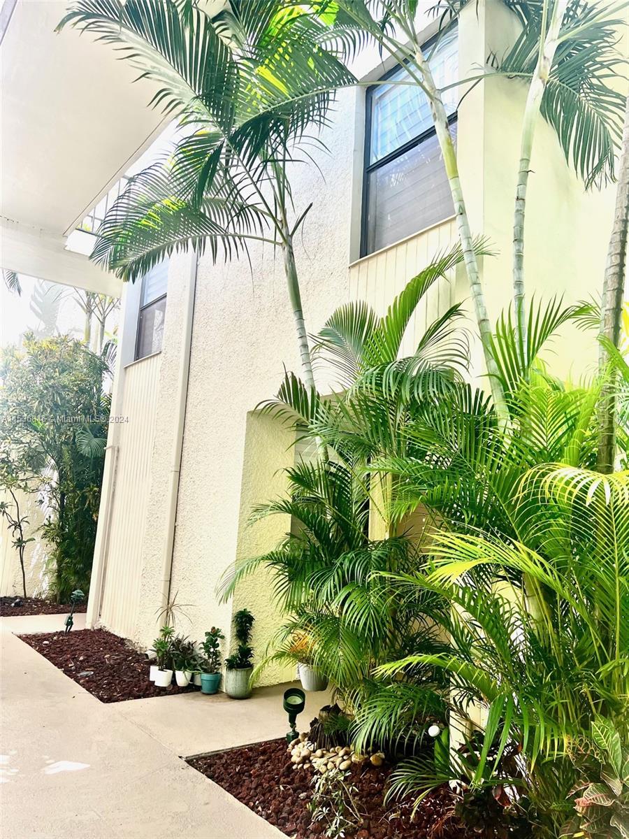 20200 W Country Club Dr 112, Aventura, Florida 33180, 3 Bedrooms Bedrooms, ,2 BathroomsBathrooms,Residential,For Sale,20200 W Country Club Dr 112,A11536846