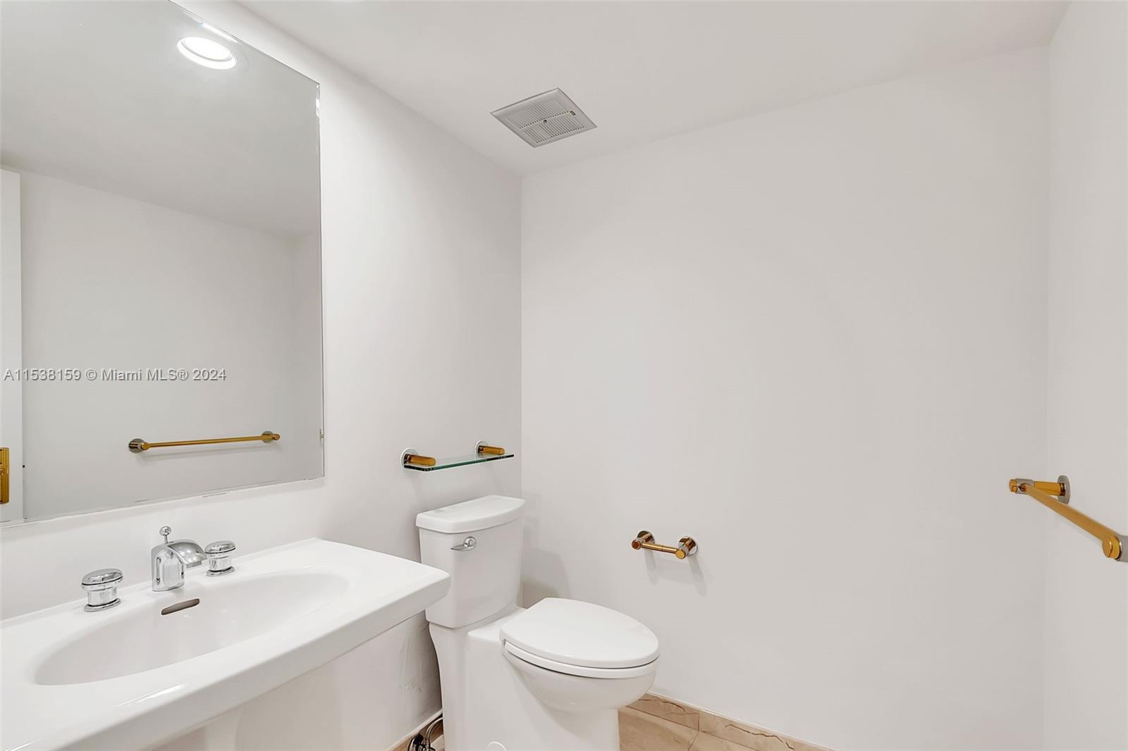 600 Biltmore Way 307, Coral Gables, Florida 33134, 2 Bedrooms Bedrooms, ,2 BathroomsBathrooms,Residentiallease,For Rent,600 Biltmore Way 307,A11538159