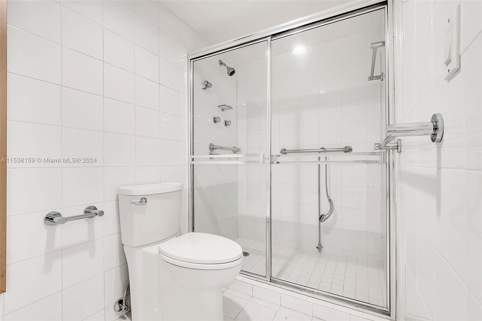 600 Biltmore Way 307, Coral Gables, Florida 33134, 2 Bedrooms Bedrooms, ,2 BathroomsBathrooms,Residentiallease,For Rent,600 Biltmore Way 307,A11538159