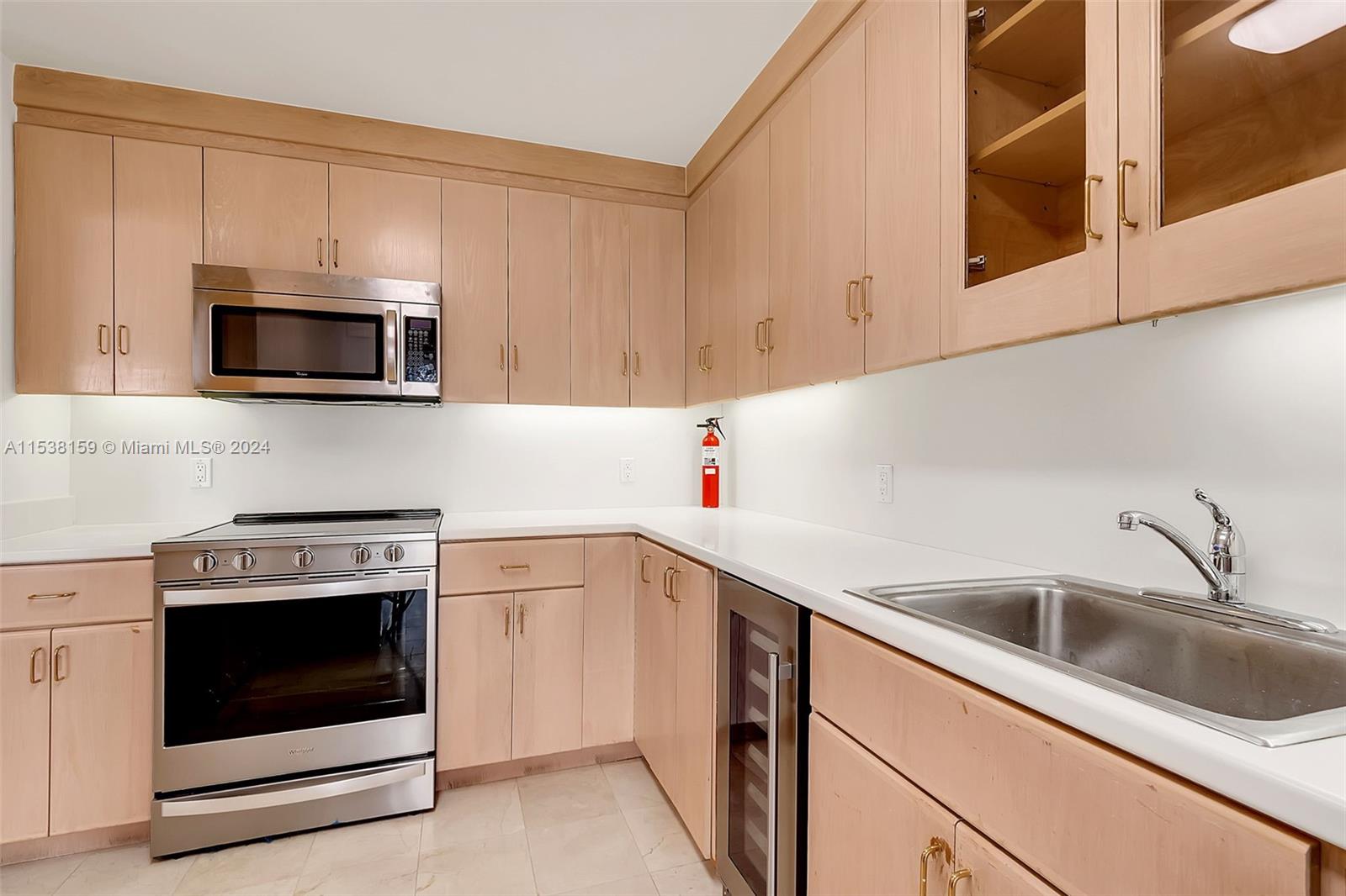 600 Biltmore Way 307, Coral Gables, Florida 33134, 2 Bedrooms Bedrooms, ,2 BathroomsBathrooms,Residentiallease,For Rent,600 Biltmore Way 307,A11538159