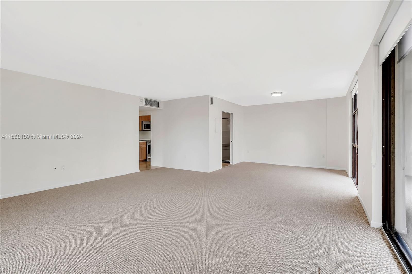 600 Biltmore Way 307, Coral Gables, Florida 33134, 2 Bedrooms Bedrooms, ,2 BathroomsBathrooms,Residentiallease,For Rent,600 Biltmore Way 307,A11538159