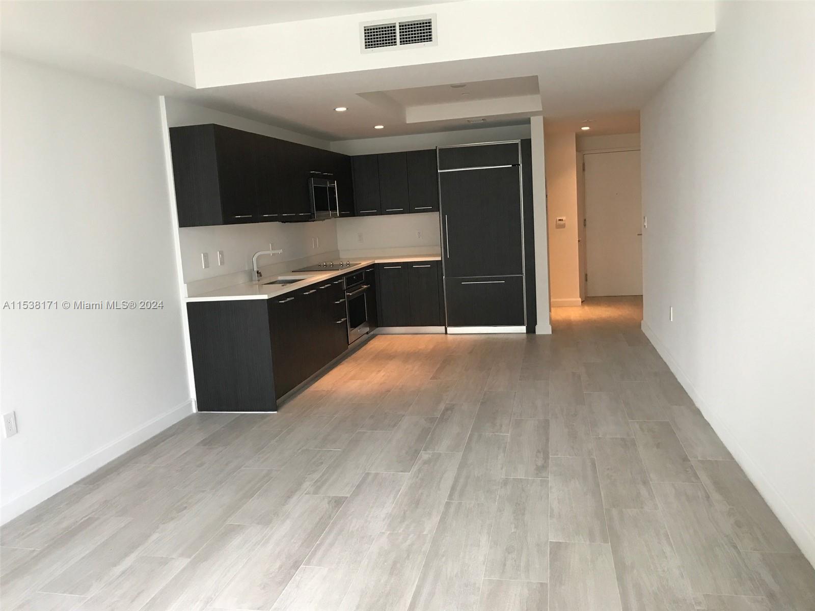 55 SW 9 St 1605, Miami, Florida 33130, 1 Bedroom Bedrooms, ,2 BathroomsBathrooms,Residentiallease,For Rent,55 SW 9 St 1605,A11538171