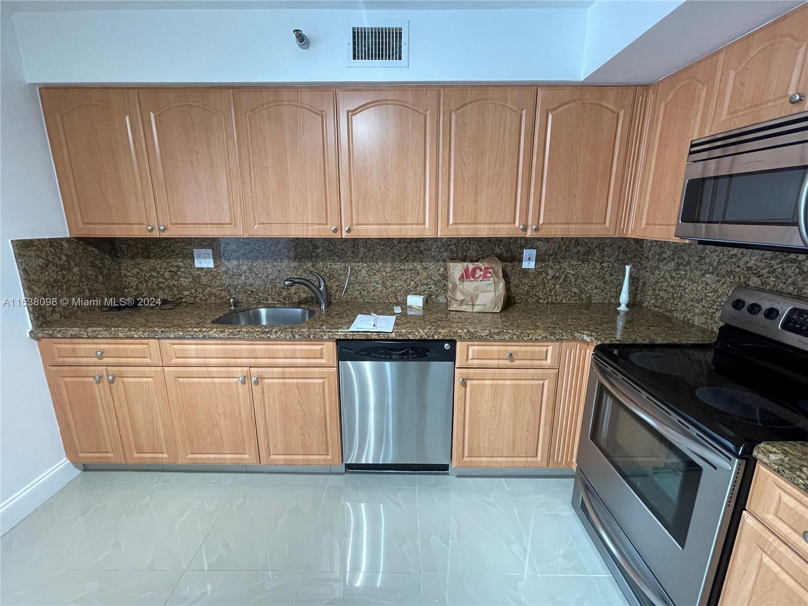 3500 Mystic Pointe Dr 3002, Aventura, Florida 33180, 2 Bedrooms Bedrooms, ,2 BathroomsBathrooms,Residentiallease,For Rent,3500 Mystic Pointe Dr 3002,A11538098