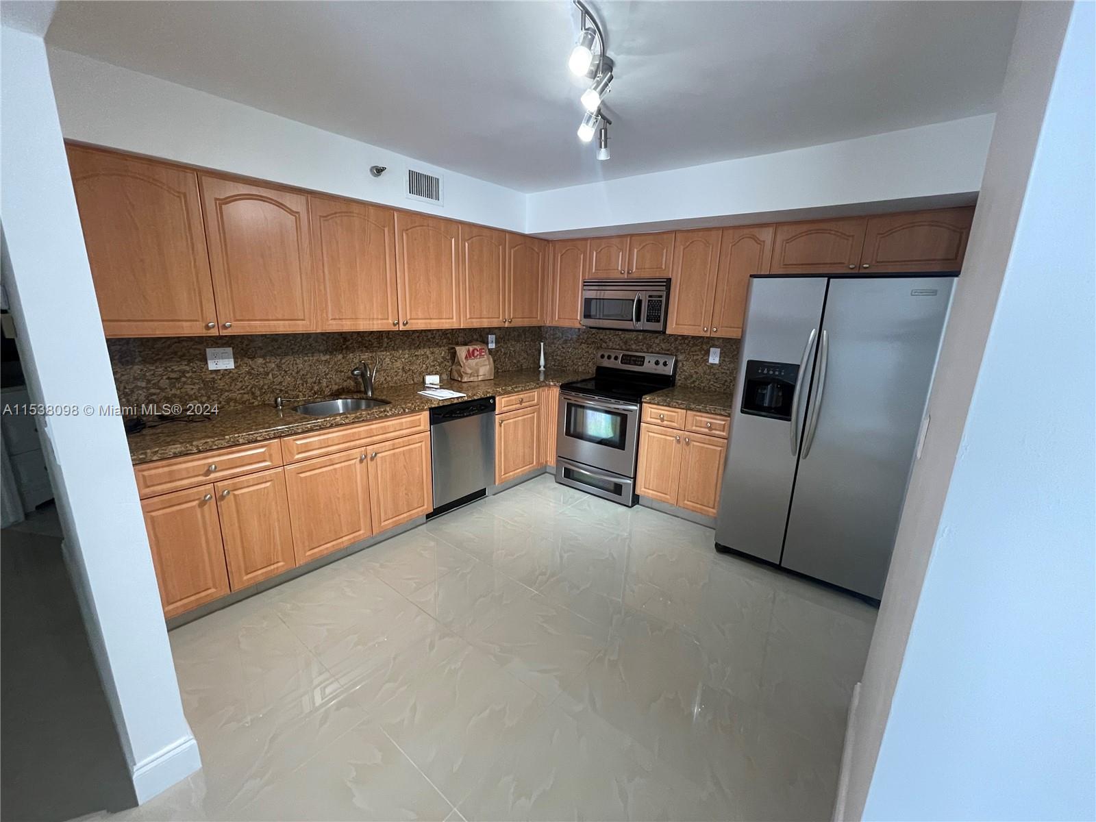3500 Mystic Pointe Dr 3002, Aventura, Florida 33180, 2 Bedrooms Bedrooms, ,2 BathroomsBathrooms,Residentiallease,For Rent,3500 Mystic Pointe Dr 3002,A11538098