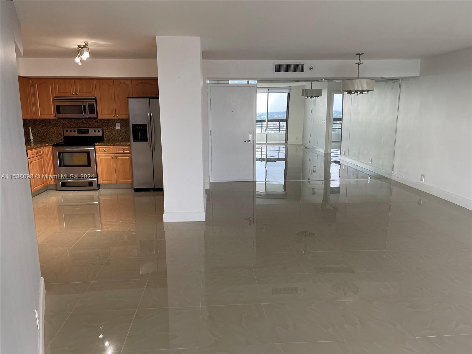 3500 Mystic Pointe Dr 3002, Aventura, Florida 33180, 2 Bedrooms Bedrooms, ,2 BathroomsBathrooms,Residentiallease,For Rent,3500 Mystic Pointe Dr 3002,A11538098