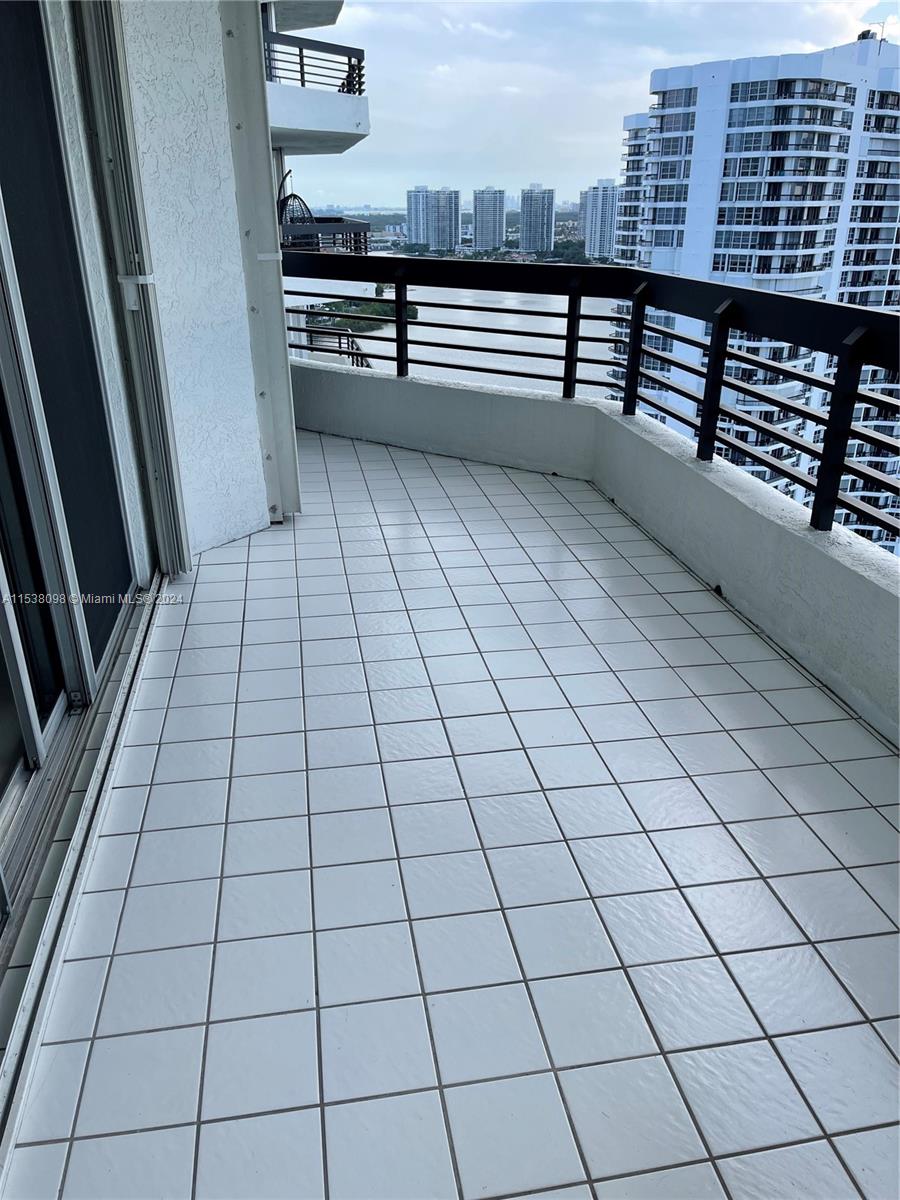 3500 Mystic Pointe Dr 3002, Aventura, Florida 33180, 2 Bedrooms Bedrooms, ,2 BathroomsBathrooms,Residentiallease,For Rent,3500 Mystic Pointe Dr 3002,A11538098