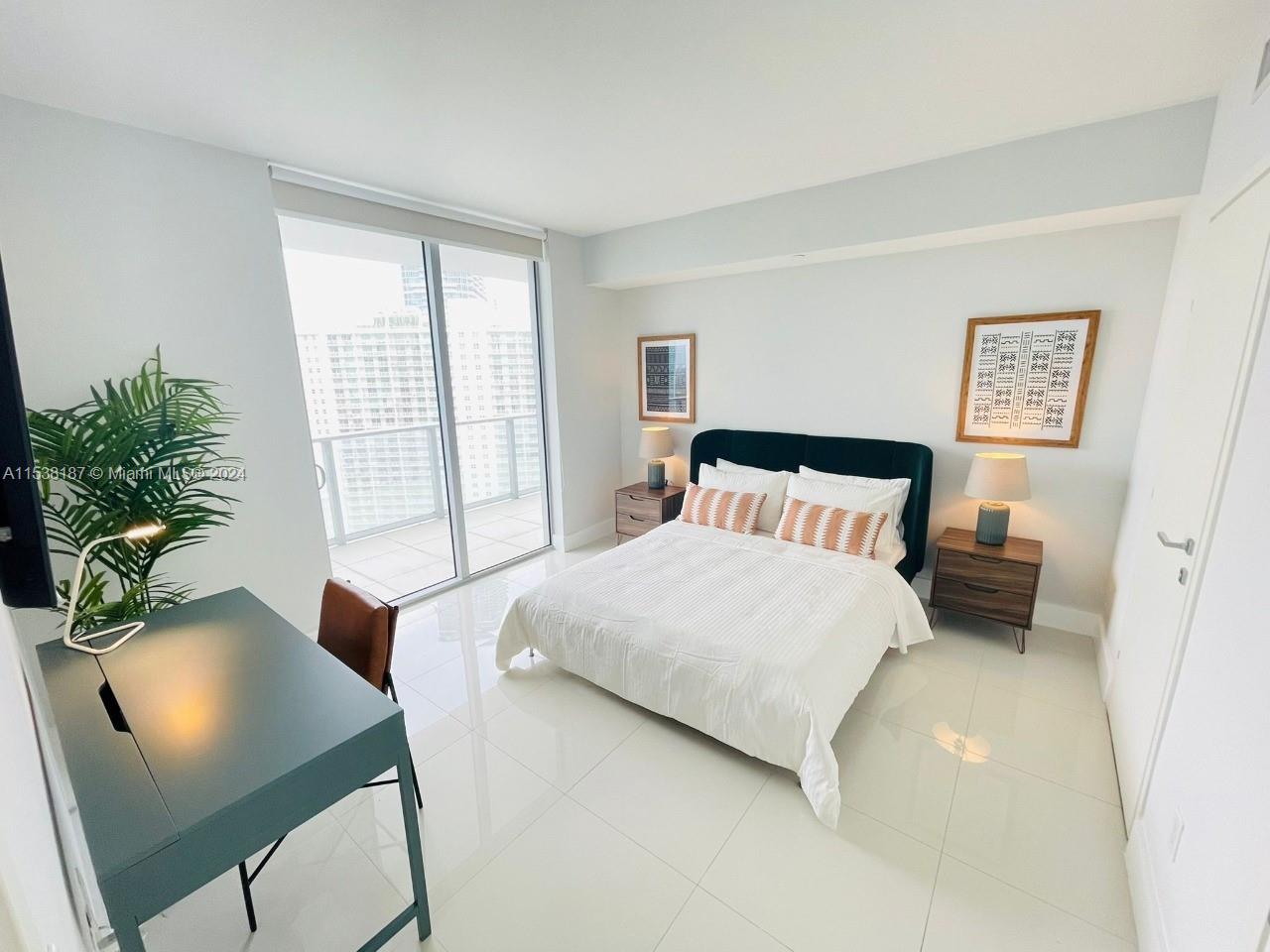 1300 Brickell Bay Dr 3600, Miami, Florida 33131, 1 Bedroom Bedrooms, ,1 BathroomBathrooms,Residentiallease,For Rent,1300 Brickell Bay Dr 3600,A11538187