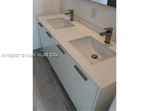 1300 Brickell Bay Dr 3600, Miami, Florida 33131, 1 Bedroom Bedrooms, ,1 BathroomBathrooms,Residentiallease,For Rent,1300 Brickell Bay Dr 3600,A11538187