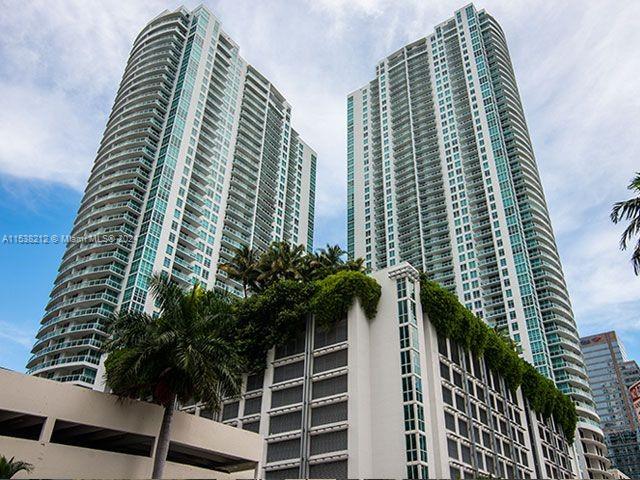 1bed/1bath at the Plaza on Brickell. Enjoy amazing bay and city views from 1 bedroom unit on 25th floor. Wood and tile floors throughout. State of the art amenities including gym, pool, movie theater, business center. Walking distance to Mary Brickell Village and Brickell City Centre. Available now!