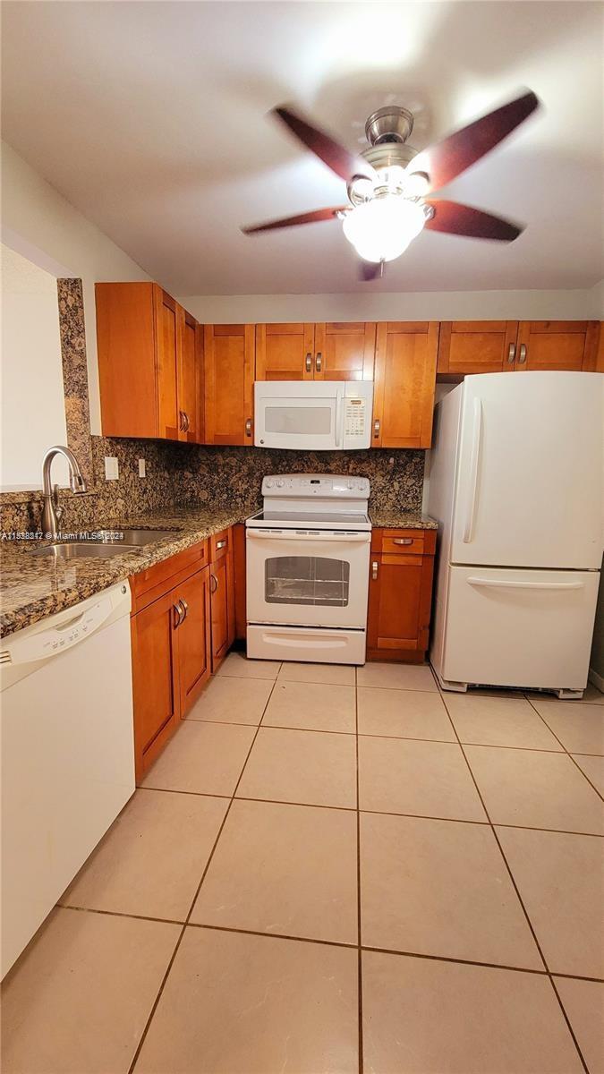 406 NW 68th Ave 304, Plantation, Florida 33317, 2 Bedrooms Bedrooms, ,2 BathroomsBathrooms,Residentiallease,For Rent,406 NW 68th Ave 304,A11538217