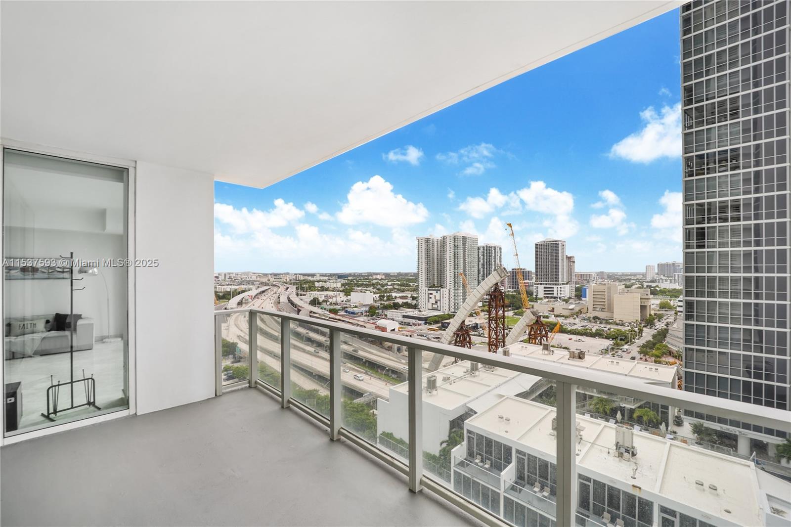 1040 Biscayne Blvd 1805, Miami, Florida 33132, 1 Bedroom Bedrooms, ,1 BathroomBathrooms,Residential,For Sale,1040 Biscayne Blvd 1805,A11537593