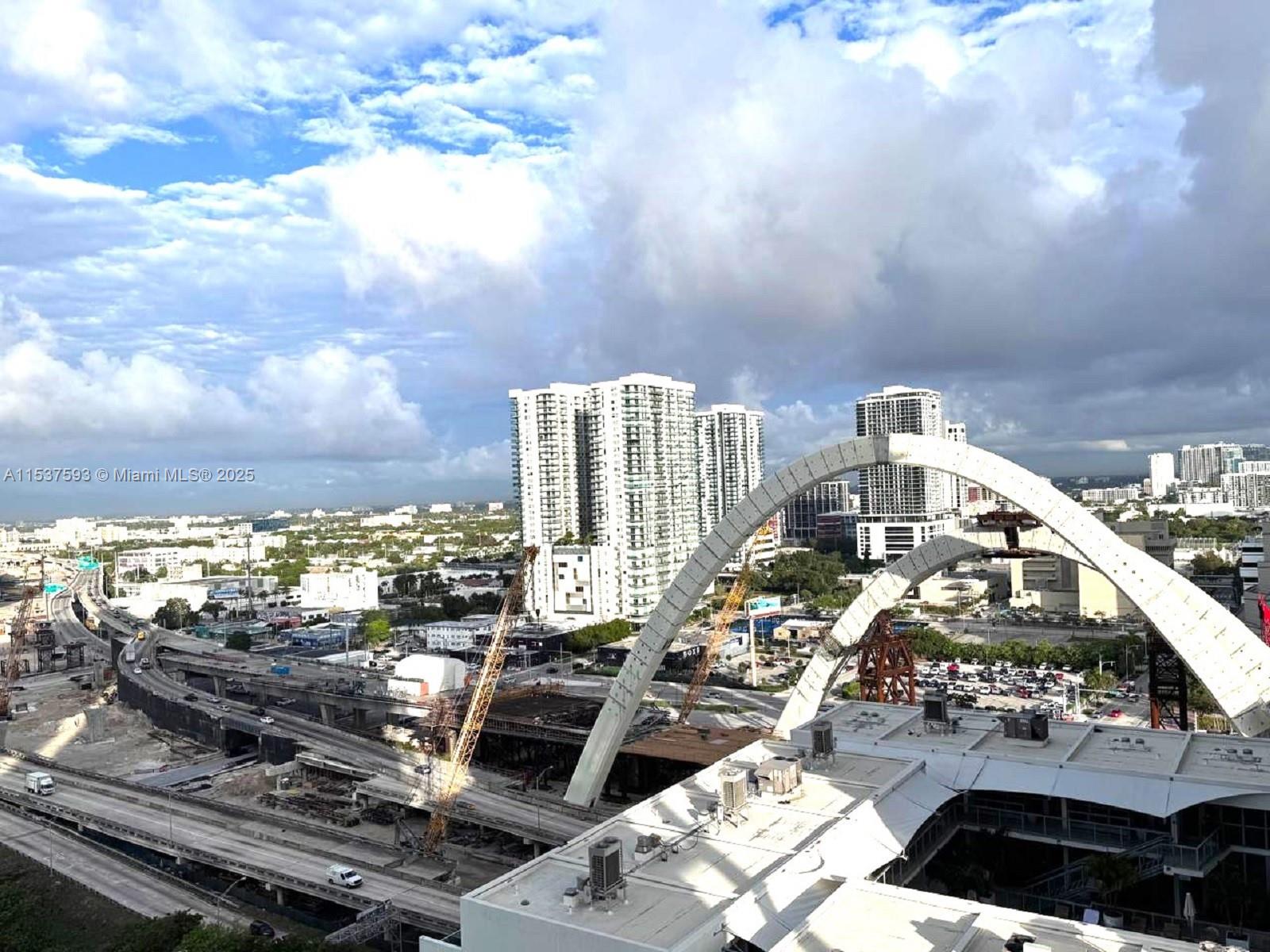 1040 Biscayne Blvd 1805, Miami, Florida 33132, 1 Bedroom Bedrooms, ,1 BathroomBathrooms,Residential,For Sale,1040 Biscayne Blvd 1805,A11537593