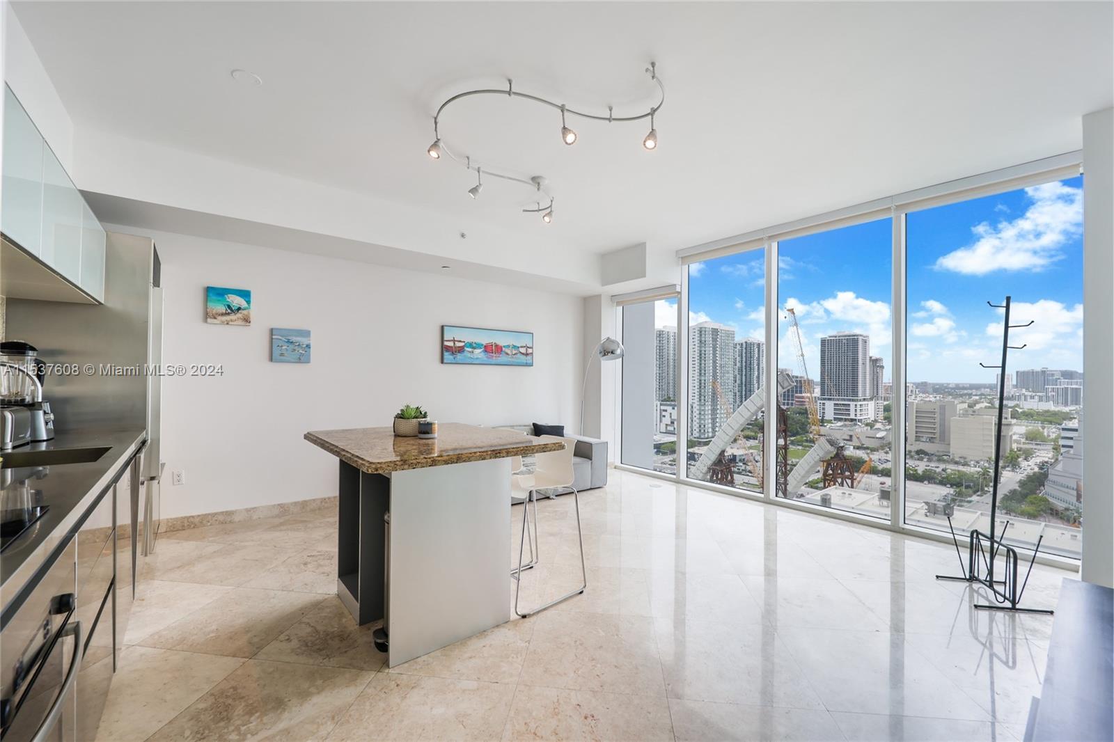 1040 Biscayne Blvd 1805, Miami, Florida 33132, 1 Bedroom Bedrooms, ,1 BathroomBathrooms,Residentiallease,For Rent,1040 Biscayne Blvd 1805,A11537608