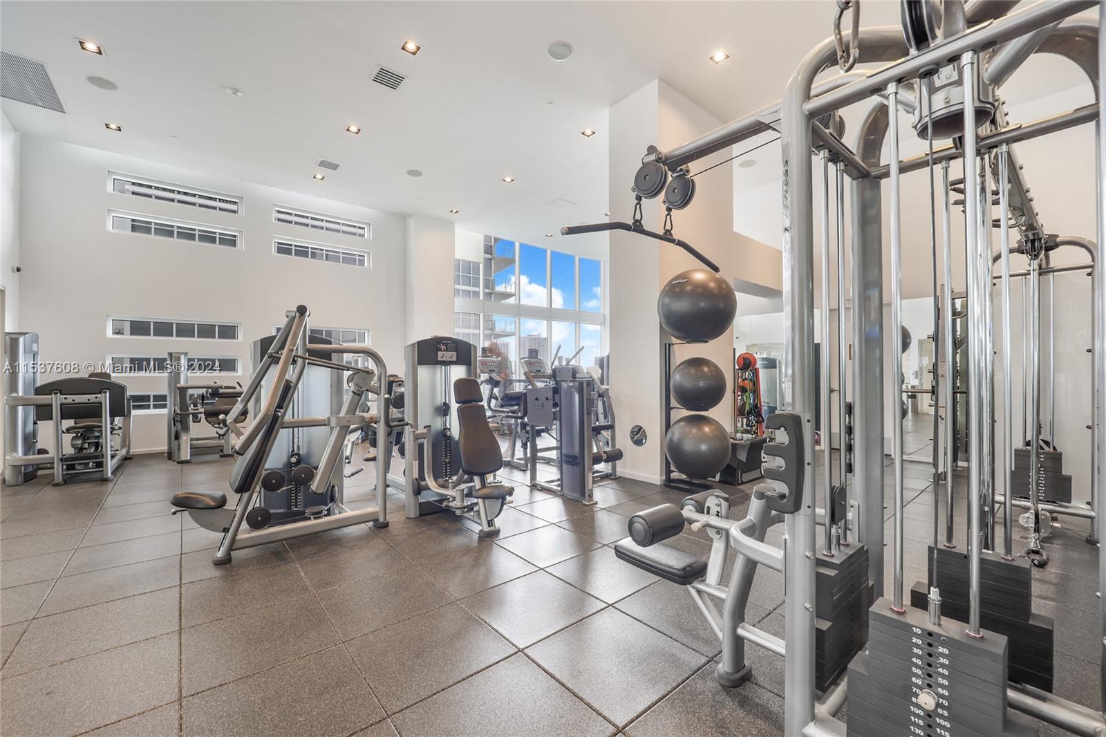 1040 Biscayne Blvd 1805, Miami, Florida 33132, 1 Bedroom Bedrooms, ,1 BathroomBathrooms,Residentiallease,For Rent,1040 Biscayne Blvd 1805,A11537608