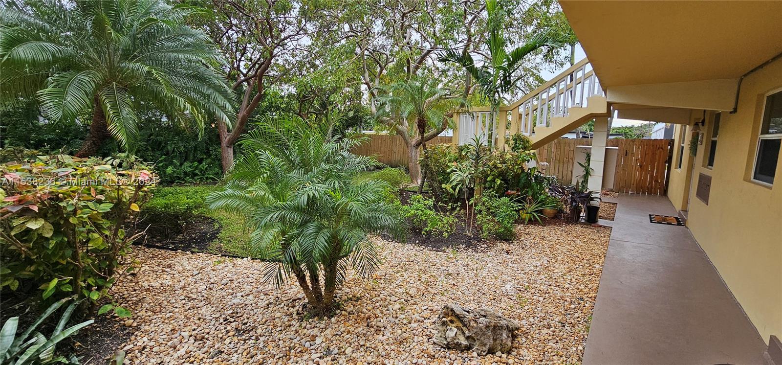 811 NE 14th Pl 4, Fort Lauderdale, Florida 33304, 2 Bedrooms Bedrooms, ,1 BathroomBathrooms,Residentiallease,For Rent,811 NE 14th Pl 4,A11538236