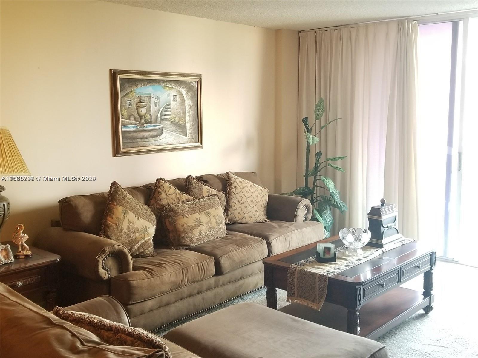 Hollywood, Florida 33019, 1 Bedroom Bedrooms, ,1 BathroomBathrooms,Residentiallease,For Rent,A11538239