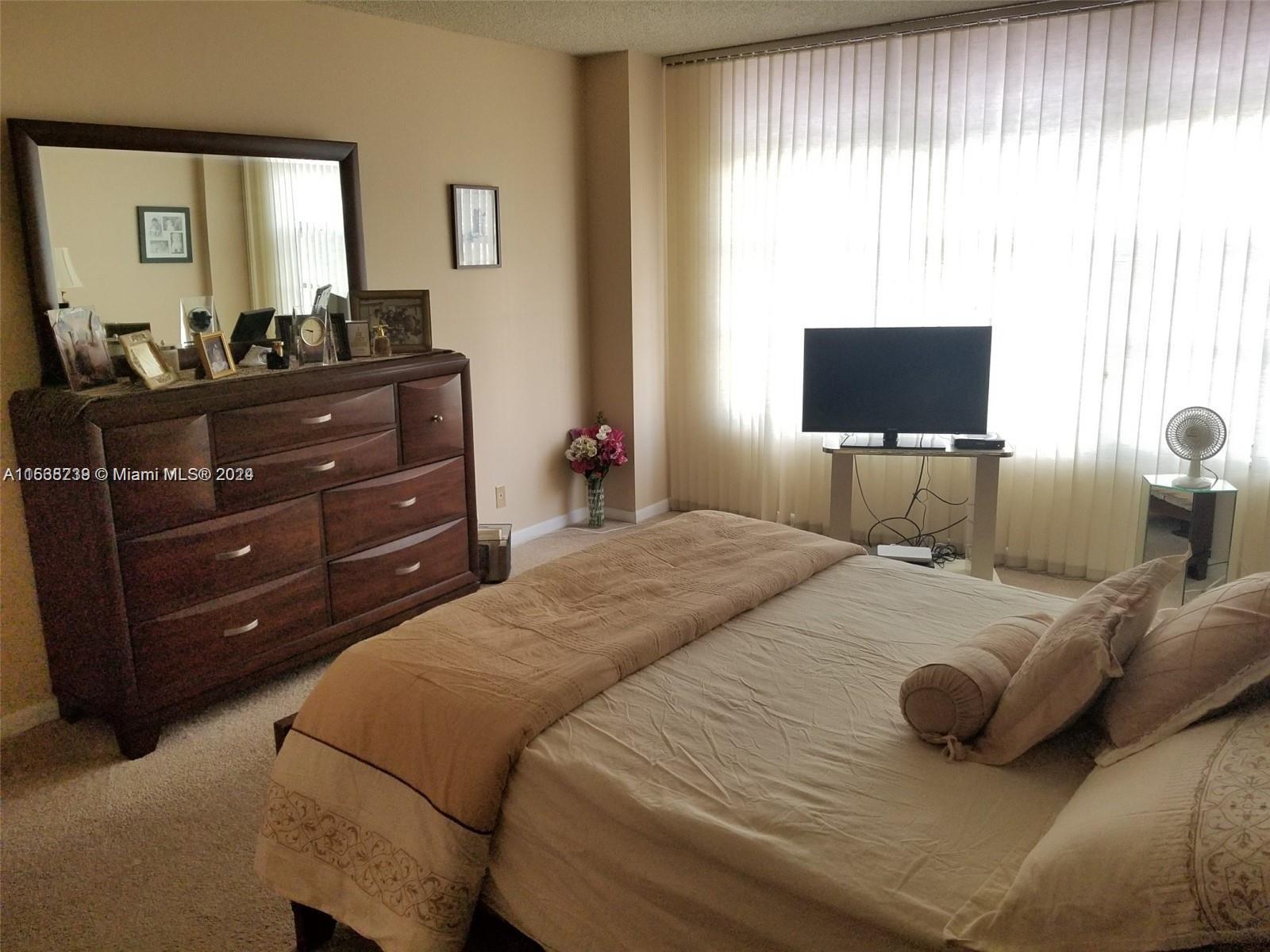 Hollywood, Florida 33019, 1 Bedroom Bedrooms, ,1 BathroomBathrooms,Residentiallease,For Rent,A11538239