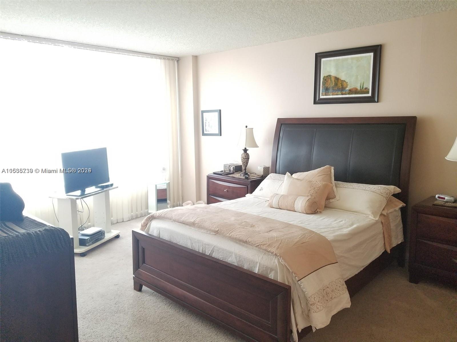 Hollywood, Florida 33019, 1 Bedroom Bedrooms, ,1 BathroomBathrooms,Residentiallease,For Rent,A11538239