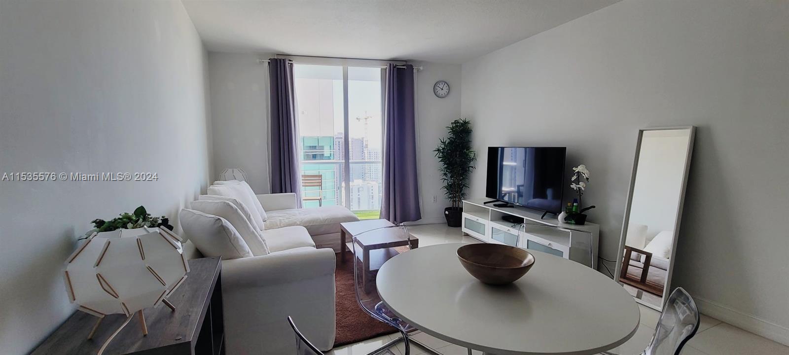 185 SW 7th St 2808, Miami, Florida 33130, 1 Bedroom Bedrooms, ,1 BathroomBathrooms,Residentiallease,For Rent,185 SW 7th St 2808,A11535576