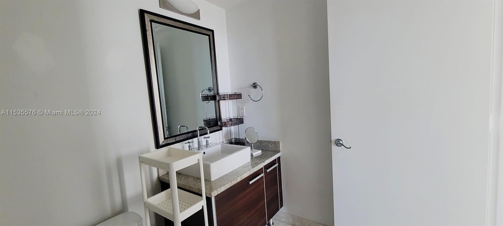 185 SW 7th St 2808, Miami, Florida 33130, 1 Bedroom Bedrooms, ,1 BathroomBathrooms,Residentiallease,For Rent,185 SW 7th St 2808,A11535576