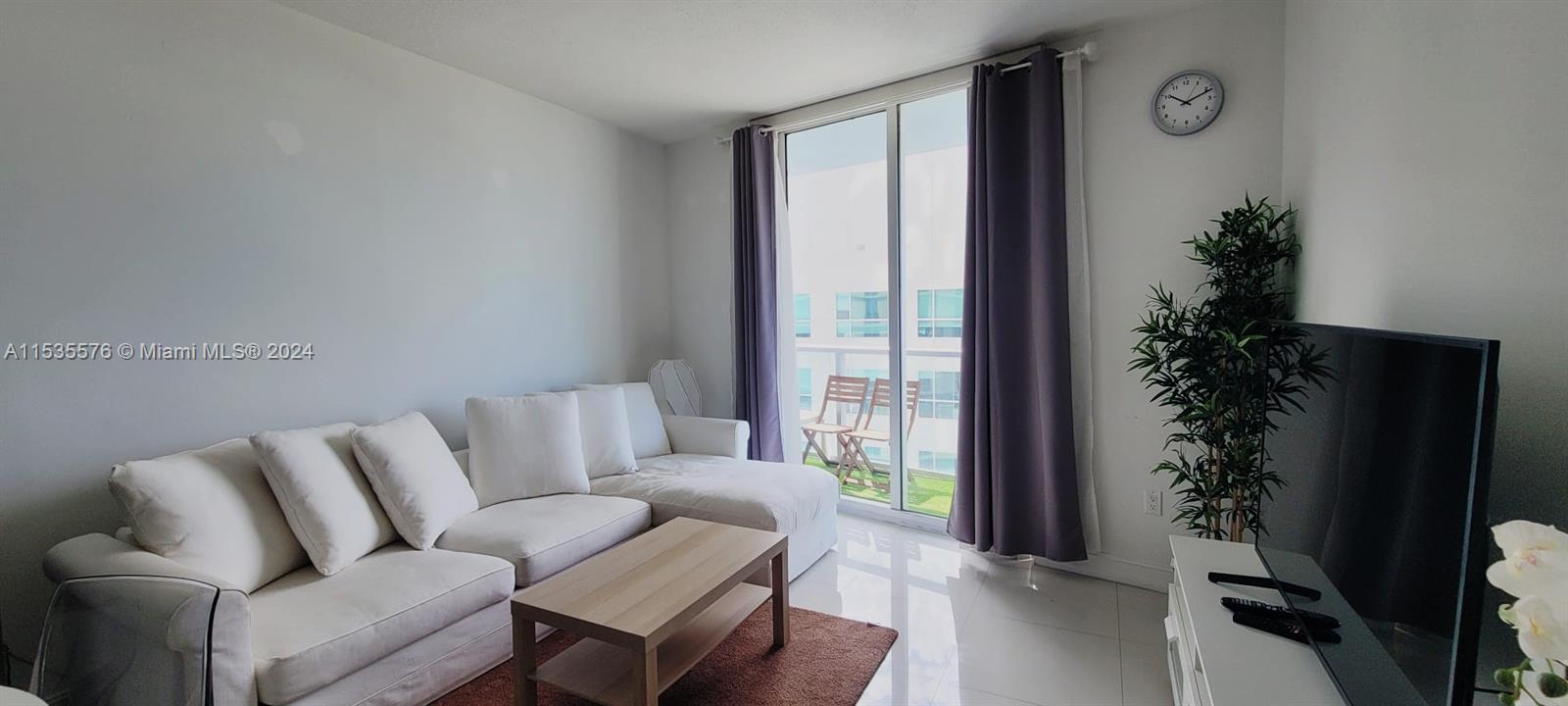 185 SW 7th St 2808, Miami, Florida 33130, 1 Bedroom Bedrooms, ,1 BathroomBathrooms,Residentiallease,For Rent,185 SW 7th St 2808,A11535576