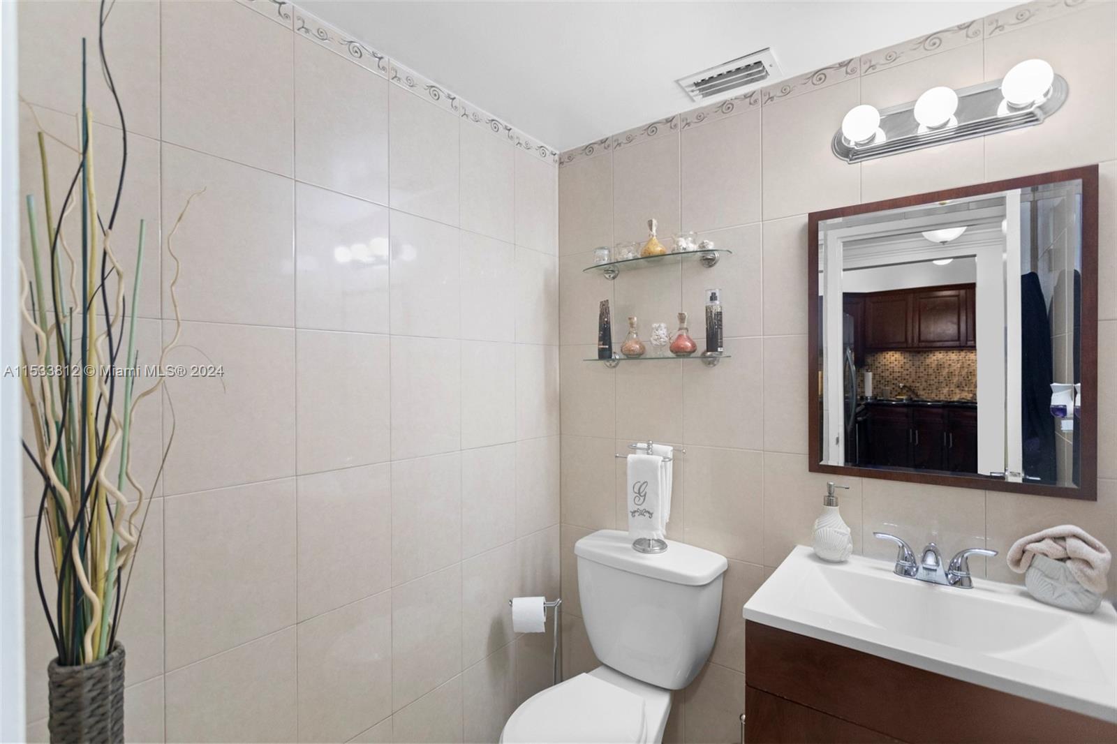 3725 S Ocean Dr 1220, Hollywood, Florida 33019, 1 Bedroom Bedrooms, ,1 BathroomBathrooms,Residential,For Sale,3725 S Ocean Dr 1220,A11533812