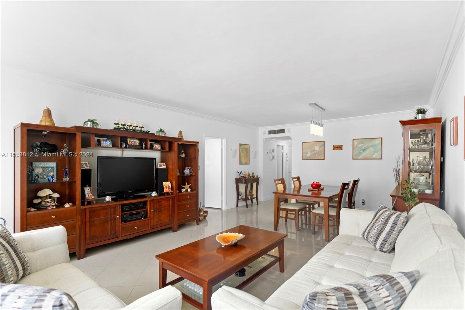 3725 S Ocean Dr 1220, Hollywood, Florida 33019, 1 Bedroom Bedrooms, ,1 BathroomBathrooms,Residential,For Sale,3725 S Ocean Dr 1220,A11533812