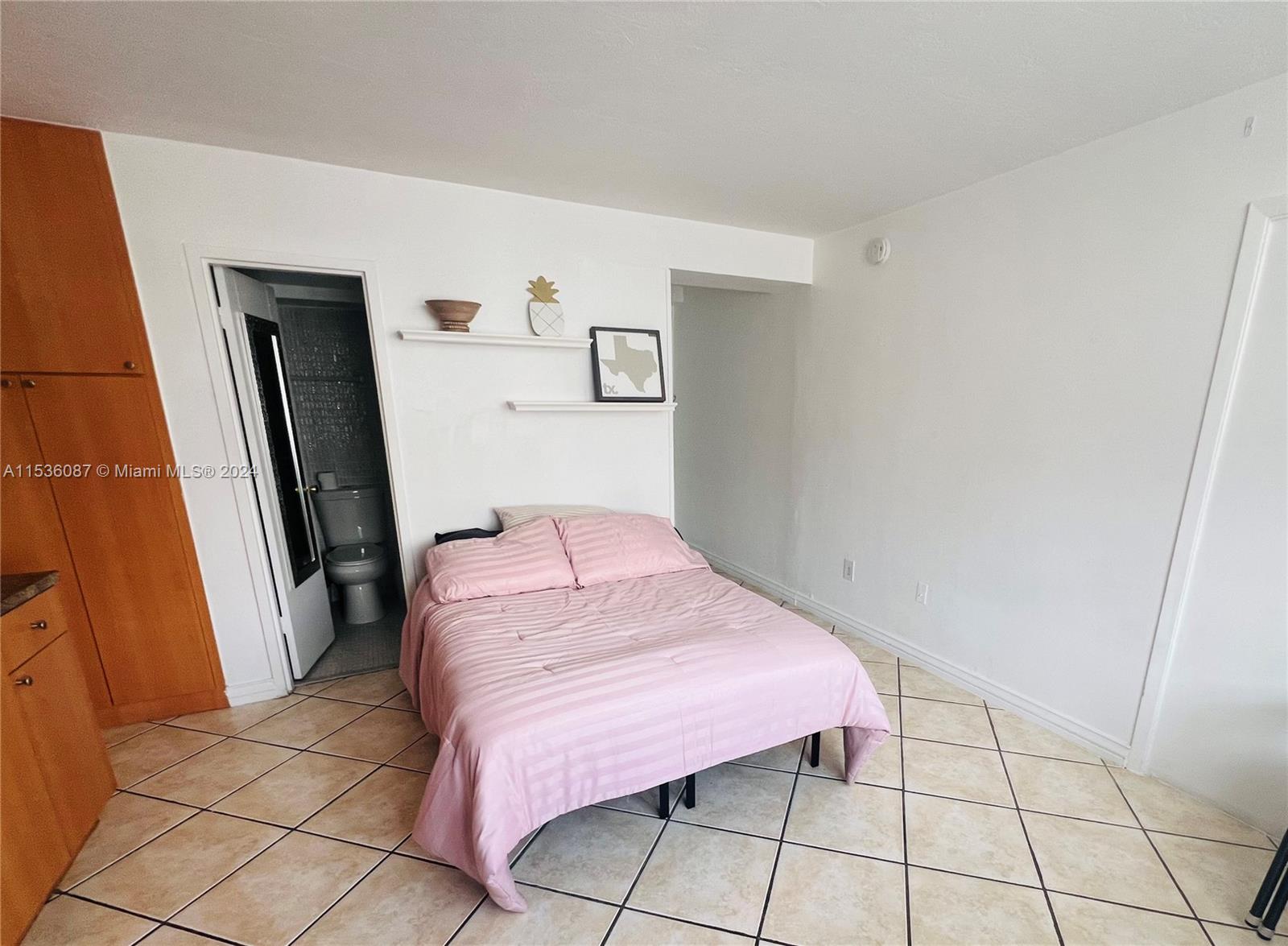 244 79th St 2C, Miami Beach, Florida 33141, ,1 BathroomBathrooms,Residentiallease,For Rent,244 79th St 2C,A11536087