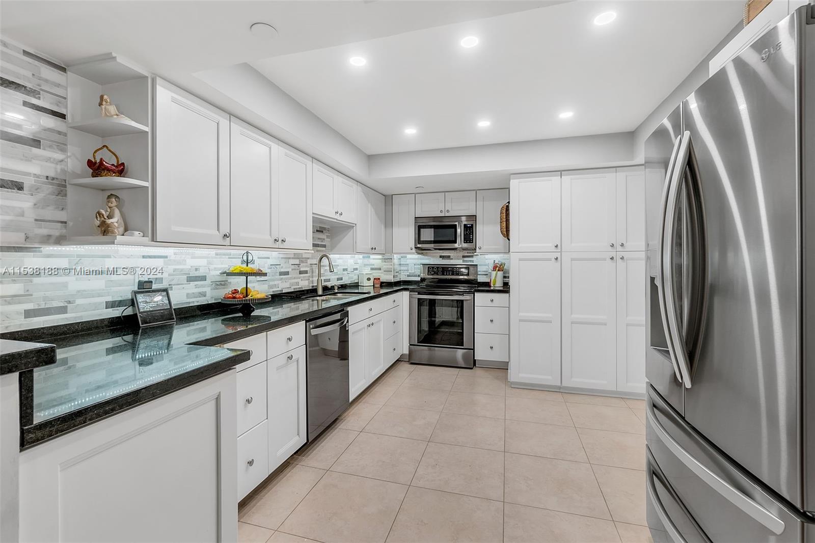 3200 Port Royale Dr N, Fort Lauderdale, FL, 33308 United States, 2 Bedrooms Bedrooms, ,2 BathroomsBathrooms,Residential,For Sale,Port Royale Dr N,A11538188