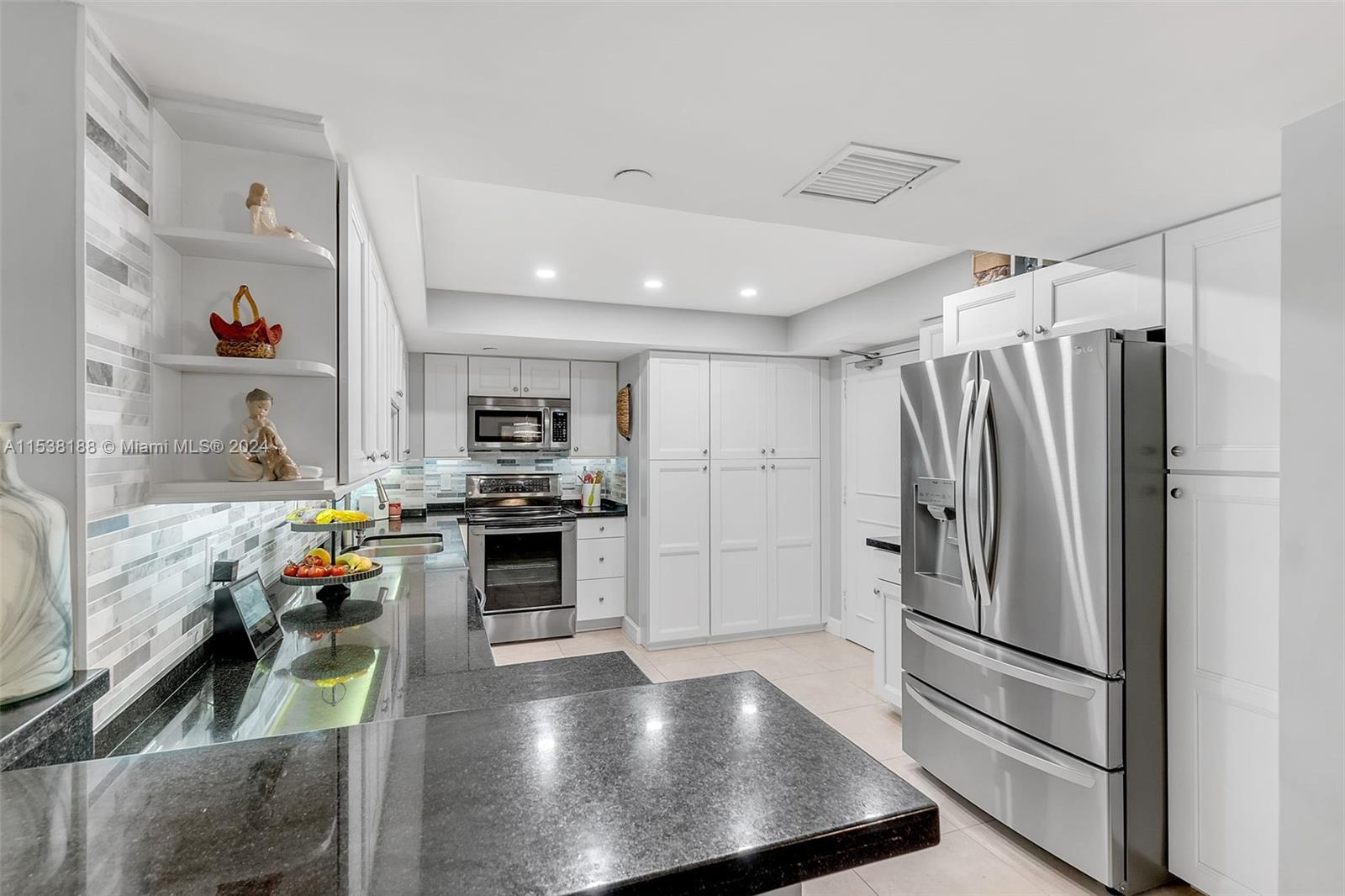 3200 Port Royale Dr N, Fort Lauderdale, FL, 33308 United States, 2 Bedrooms Bedrooms, ,2 BathroomsBathrooms,Residential,For Sale,Port Royale Dr N,A11538188