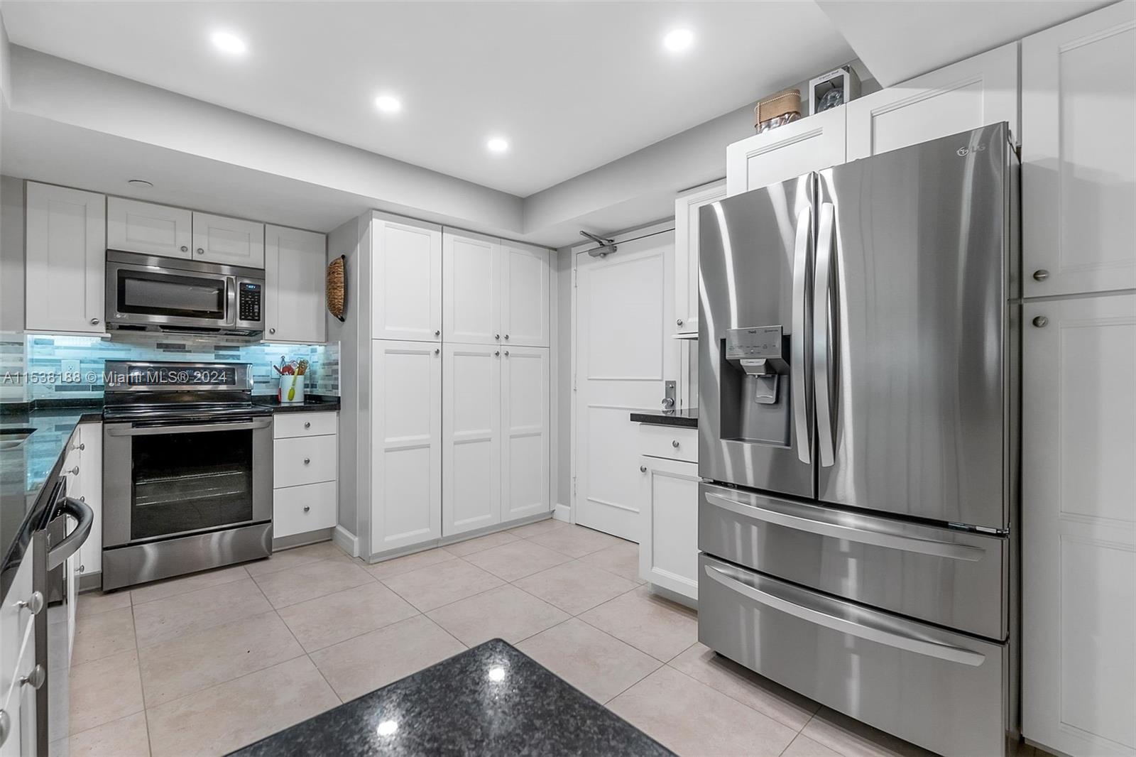 3200 Port Royale Dr N, Fort Lauderdale, FL, 33308 United States, 2 Bedrooms Bedrooms, ,2 BathroomsBathrooms,Residential,For Sale,Port Royale Dr N,A11538188