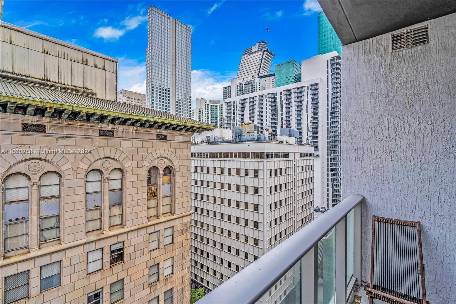 151 SE 1st St 1402, Miami, Florida 33131, 2 Bedrooms Bedrooms, ,1 BathroomBathrooms,Residential,For Sale,151 SE 1st St 1402,A11535268