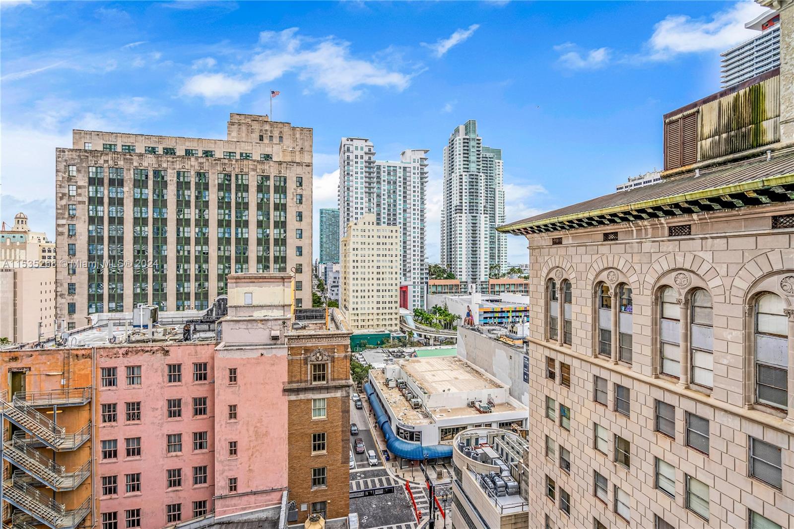 151 SE 1st St 1402, Miami, Florida 33131, 2 Bedrooms Bedrooms, ,1 BathroomBathrooms,Residential,For Sale,151 SE 1st St 1402,A11535268