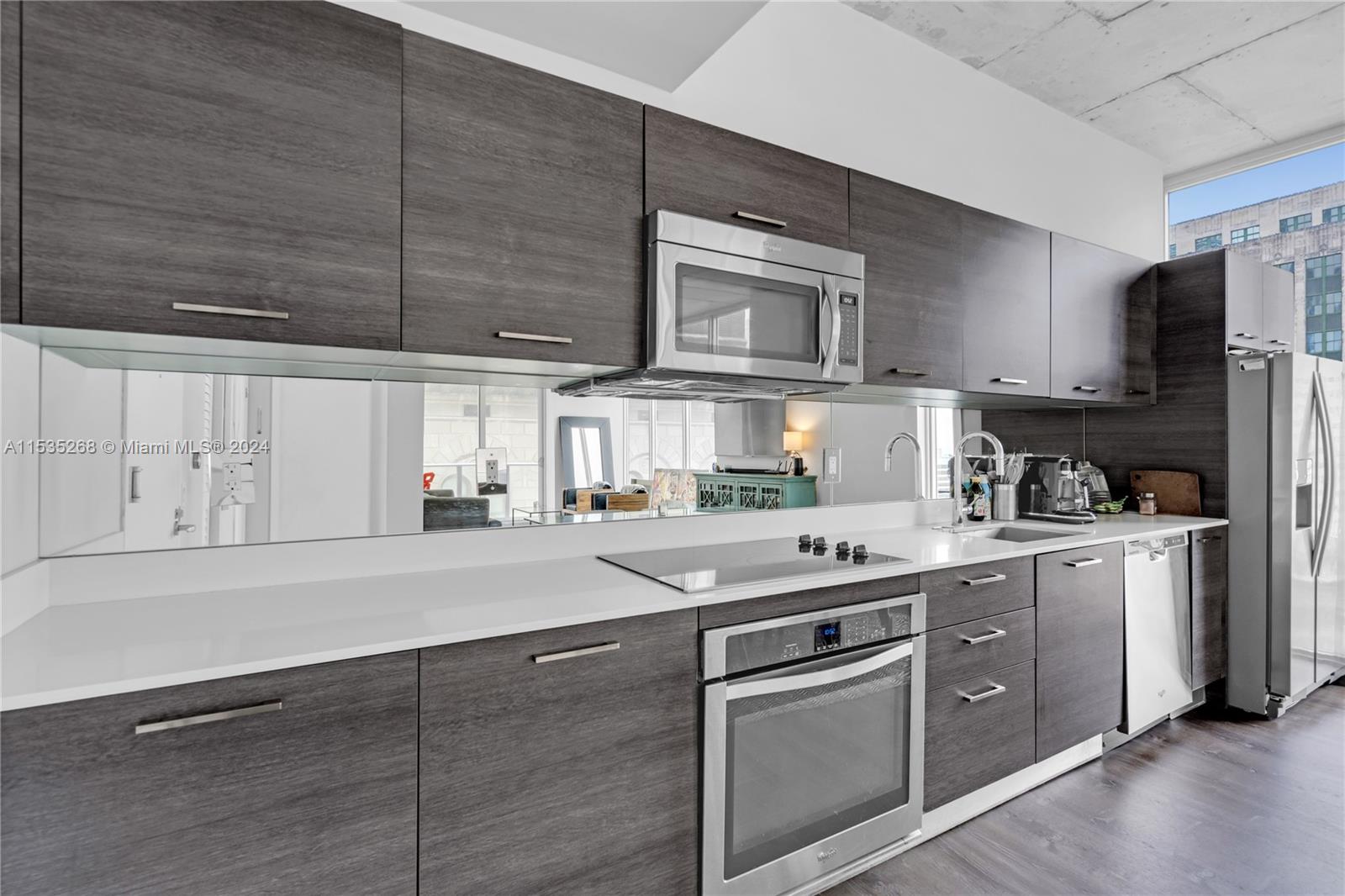 151 SE 1st St 1402, Miami, Florida 33131, 2 Bedrooms Bedrooms, ,1 BathroomBathrooms,Residential,For Sale,151 SE 1st St 1402,A11535268