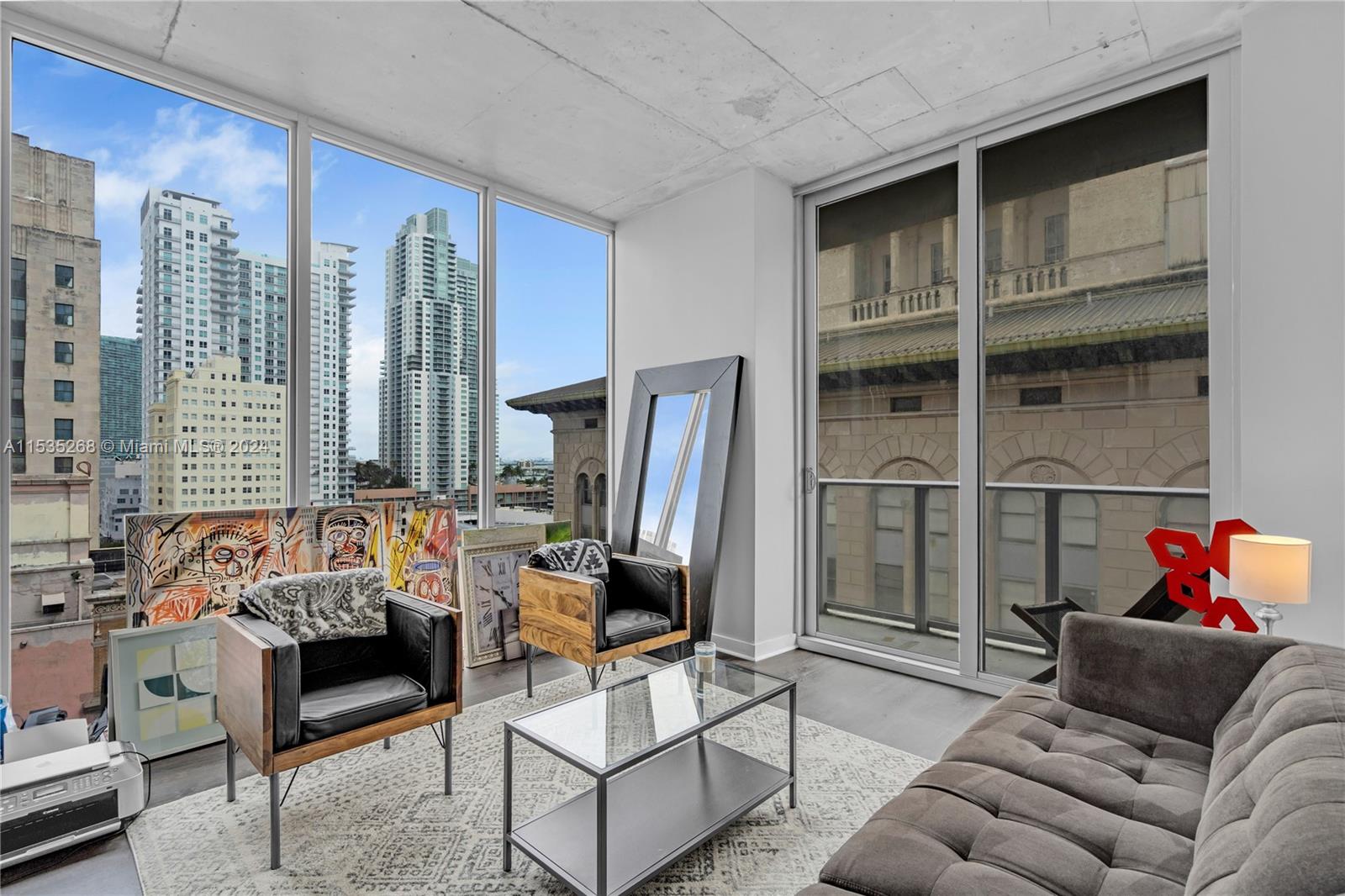 151 SE 1st St 1402, Miami, Florida 33131, 2 Bedrooms Bedrooms, ,1 BathroomBathrooms,Residential,For Sale,151 SE 1st St 1402,A11535268