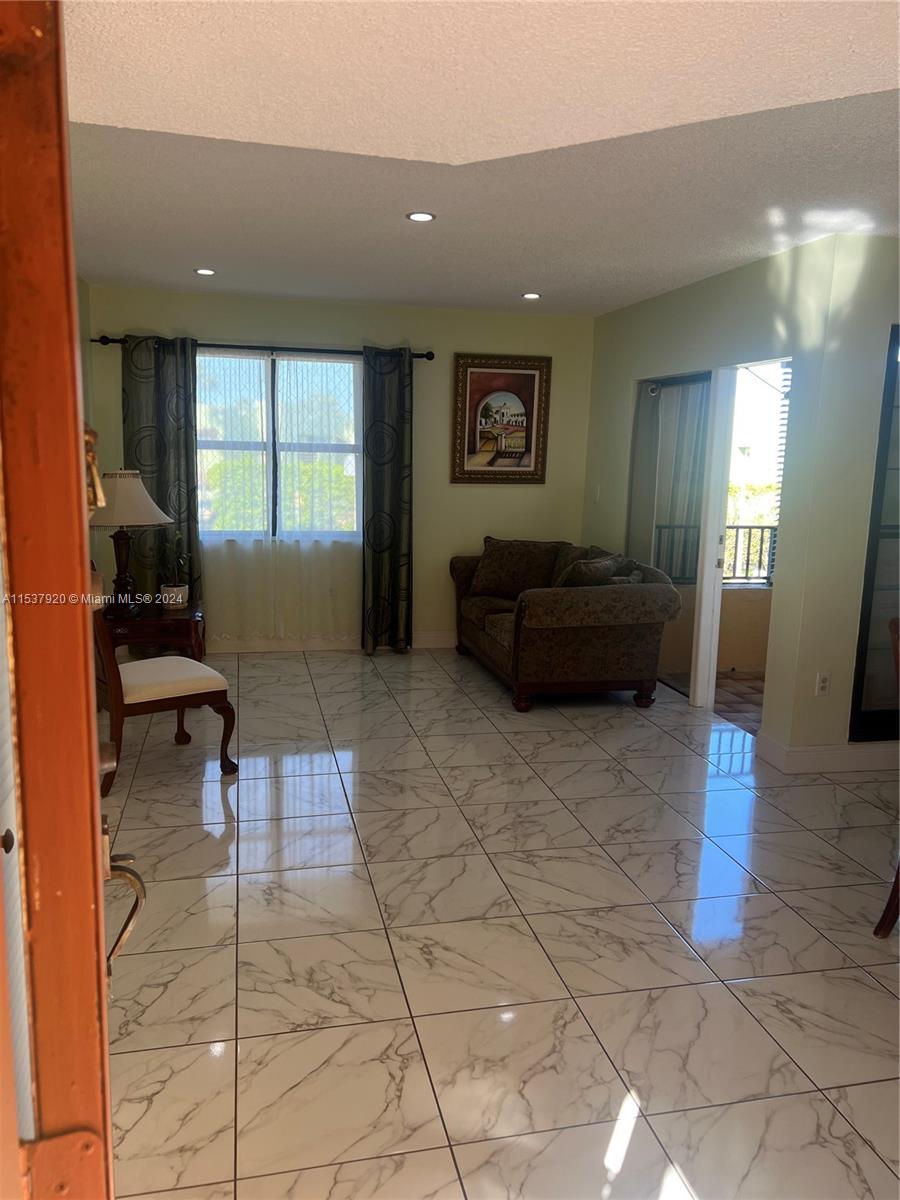 10895 NW 7th St 23-28, Miami, Florida 33172, 2 Bedrooms Bedrooms, ,2 BathroomsBathrooms,Residential,For Sale,10895 NW 7th St 23-28,A11537920