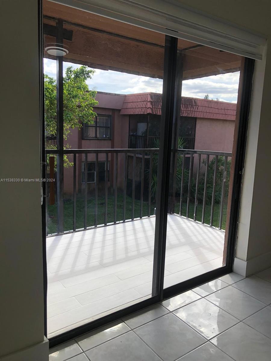 6560 W 27th Ct 2157, Hialeah, Florida 33016, 3 Bedrooms Bedrooms, ,2 BathroomsBathrooms,Residentiallease,For Rent,6560 W 27th Ct 2157,A11538330