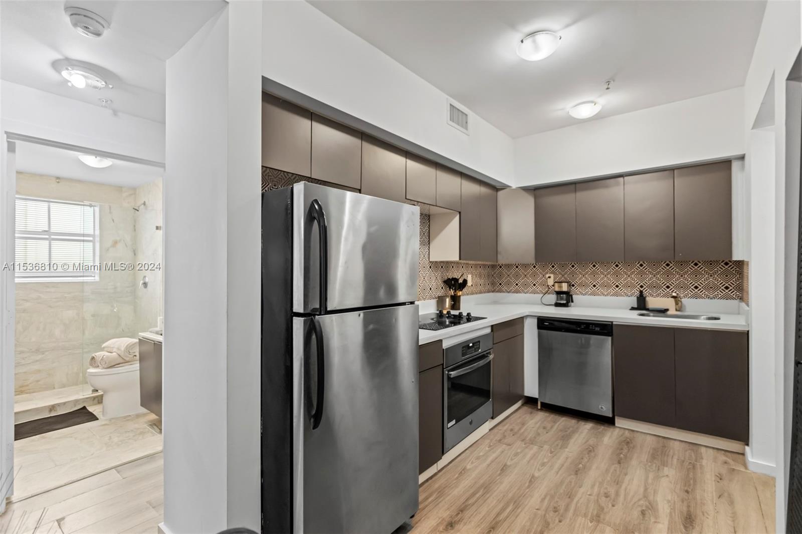 810 7th St 102, Miami Beach, Florida 33139, 2 Bedrooms Bedrooms, ,1 BathroomBathrooms,Residential,For Sale,810 7th St 102,A11536810