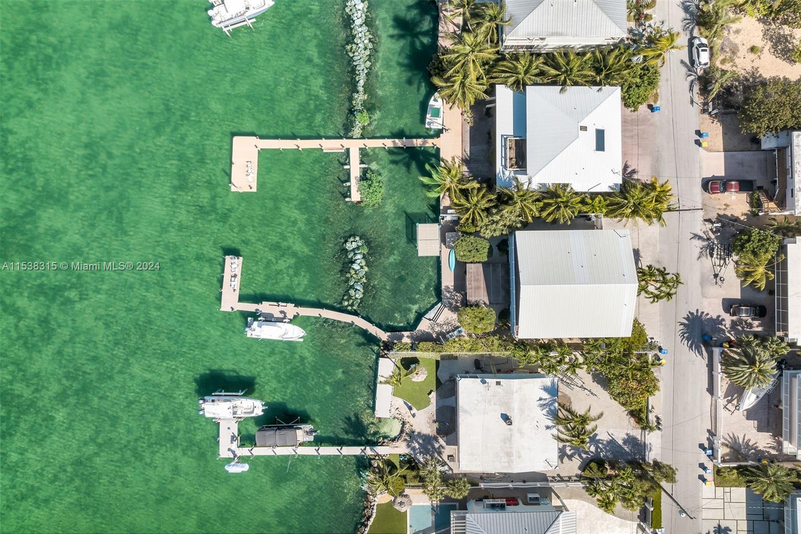 416 S Coconut Palm Blvd, Islamorada, FL 33070