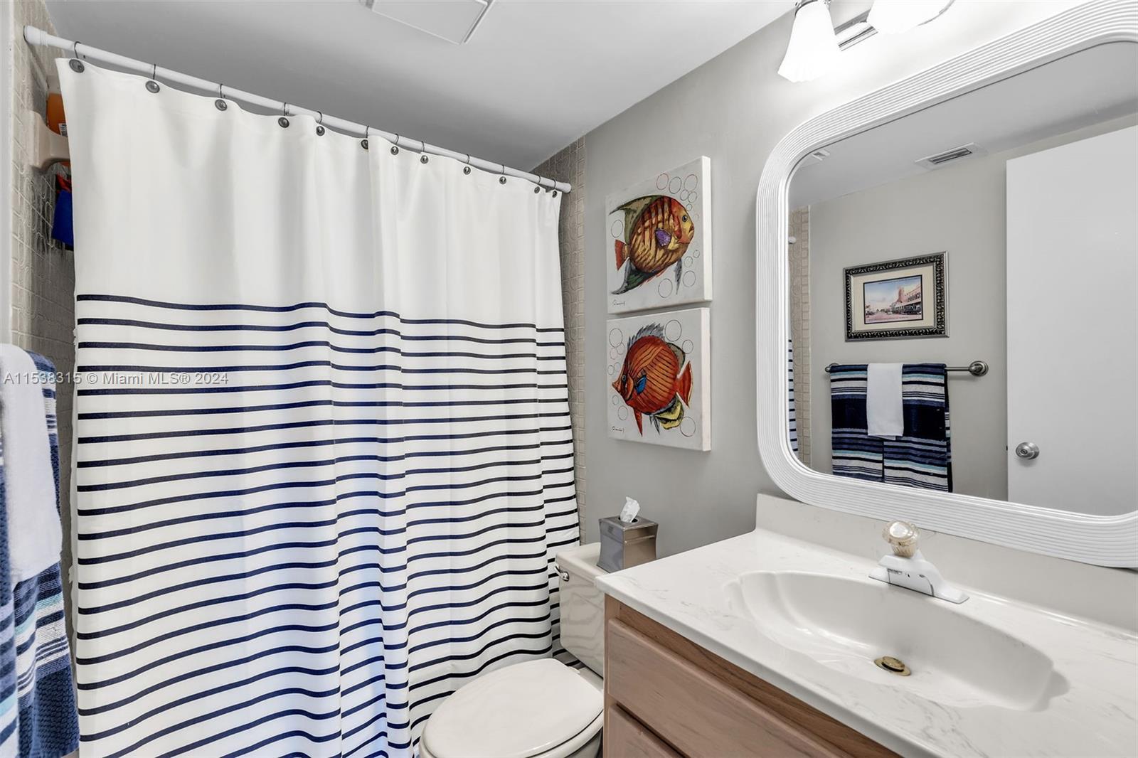 ensuite bath for bedroom 2