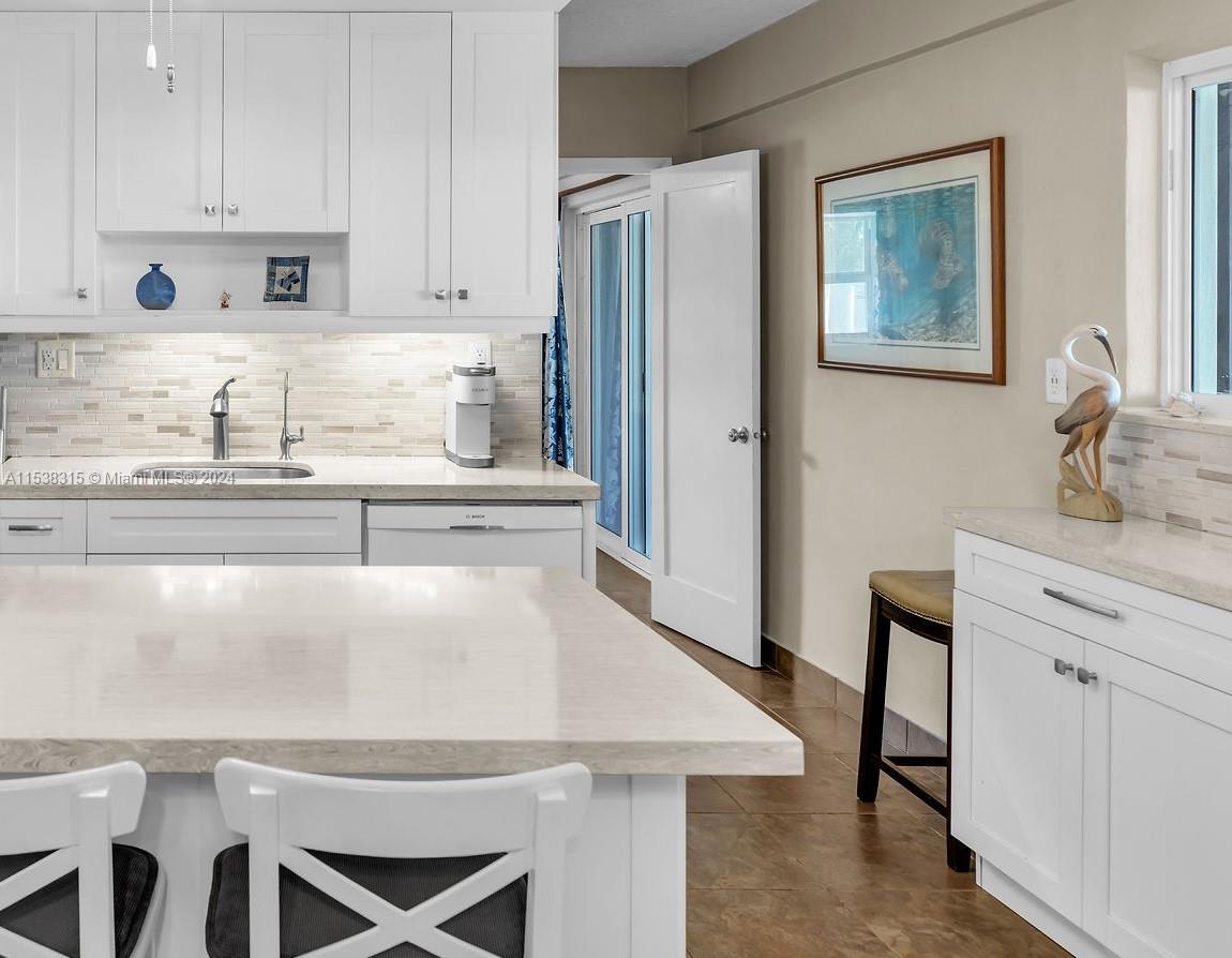 Guest suite - rec room, excellent space for in-laws or parties