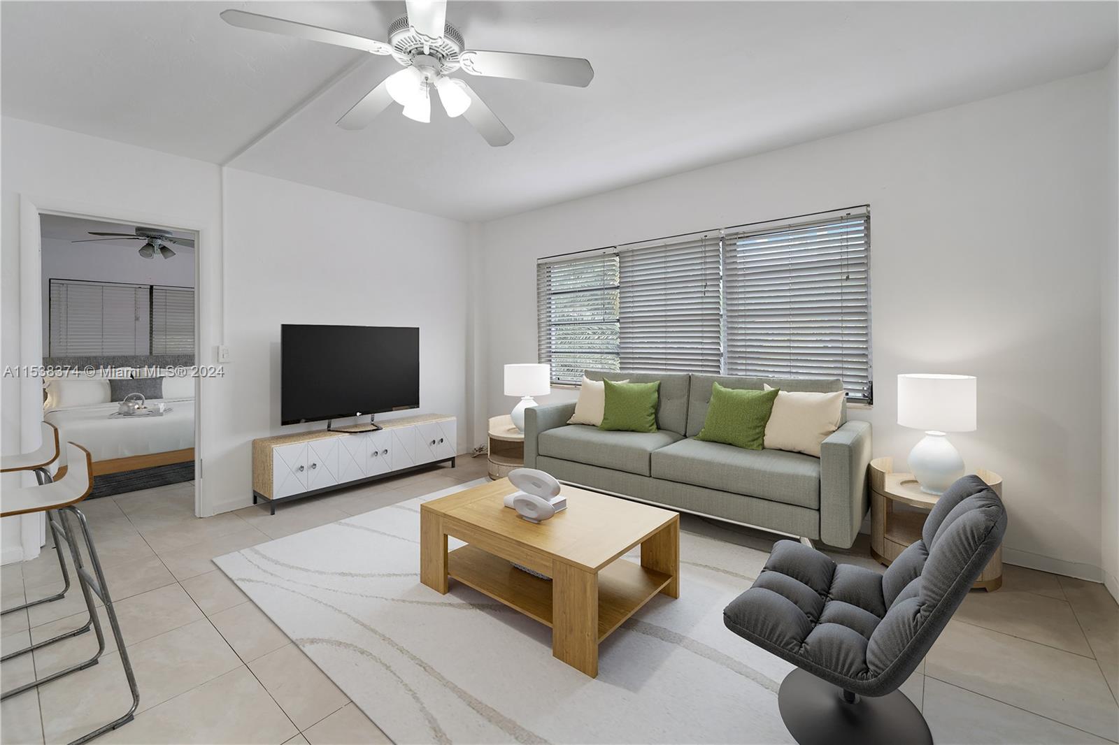 40 Salamanca Ave 7, Coral Gables, Florida 33134, 1 Bedroom Bedrooms, ,1 BathroomBathrooms,Residential,For Sale,40 Salamanca Ave 7,A11538374