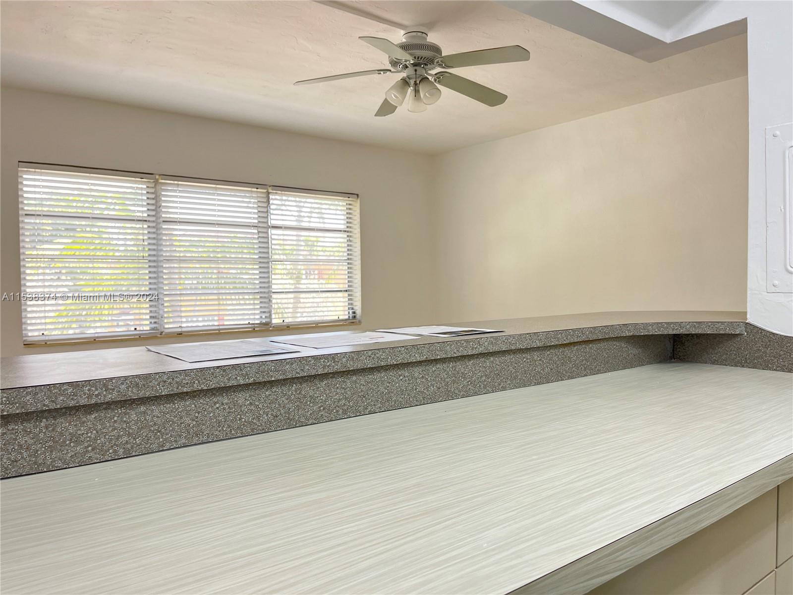 40 Salamanca Ave 7, Coral Gables, Florida 33134, 1 Bedroom Bedrooms, ,1 BathroomBathrooms,Residential,For Sale,40 Salamanca Ave 7,A11538374