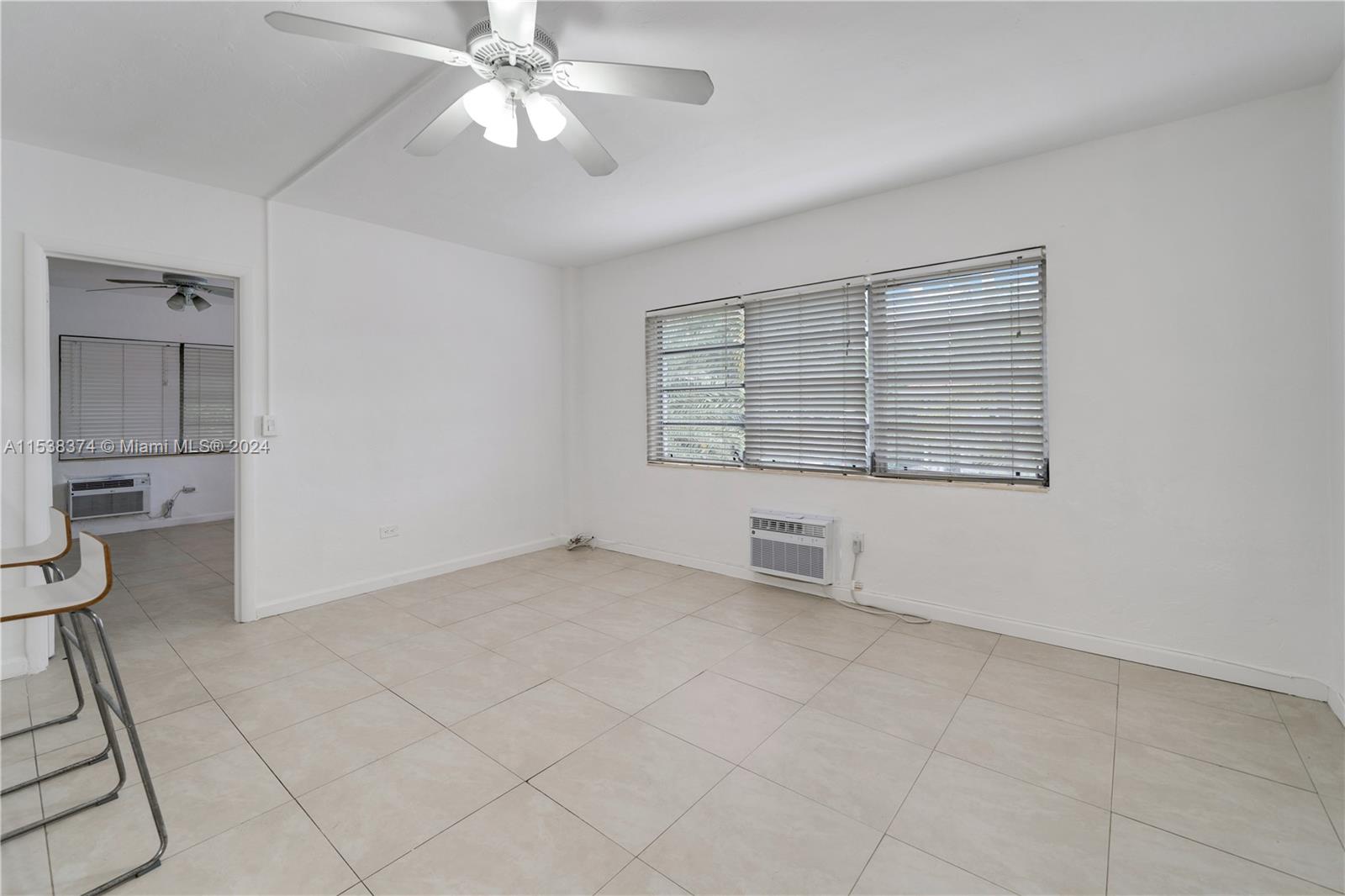 40 Salamanca Ave 7, Coral Gables, Florida 33134, 1 Bedroom Bedrooms, ,1 BathroomBathrooms,Residential,For Sale,40 Salamanca Ave 7,A11538374